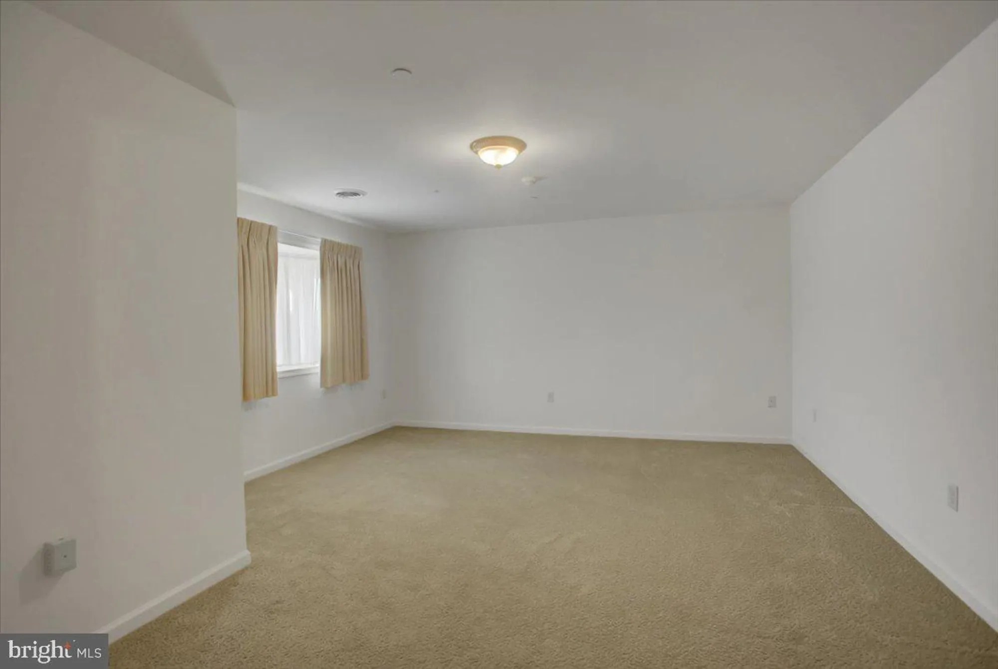 Property Slideshow image 8 of 36 | 19446 sapphire dr, Hagerstown, MD, 21742