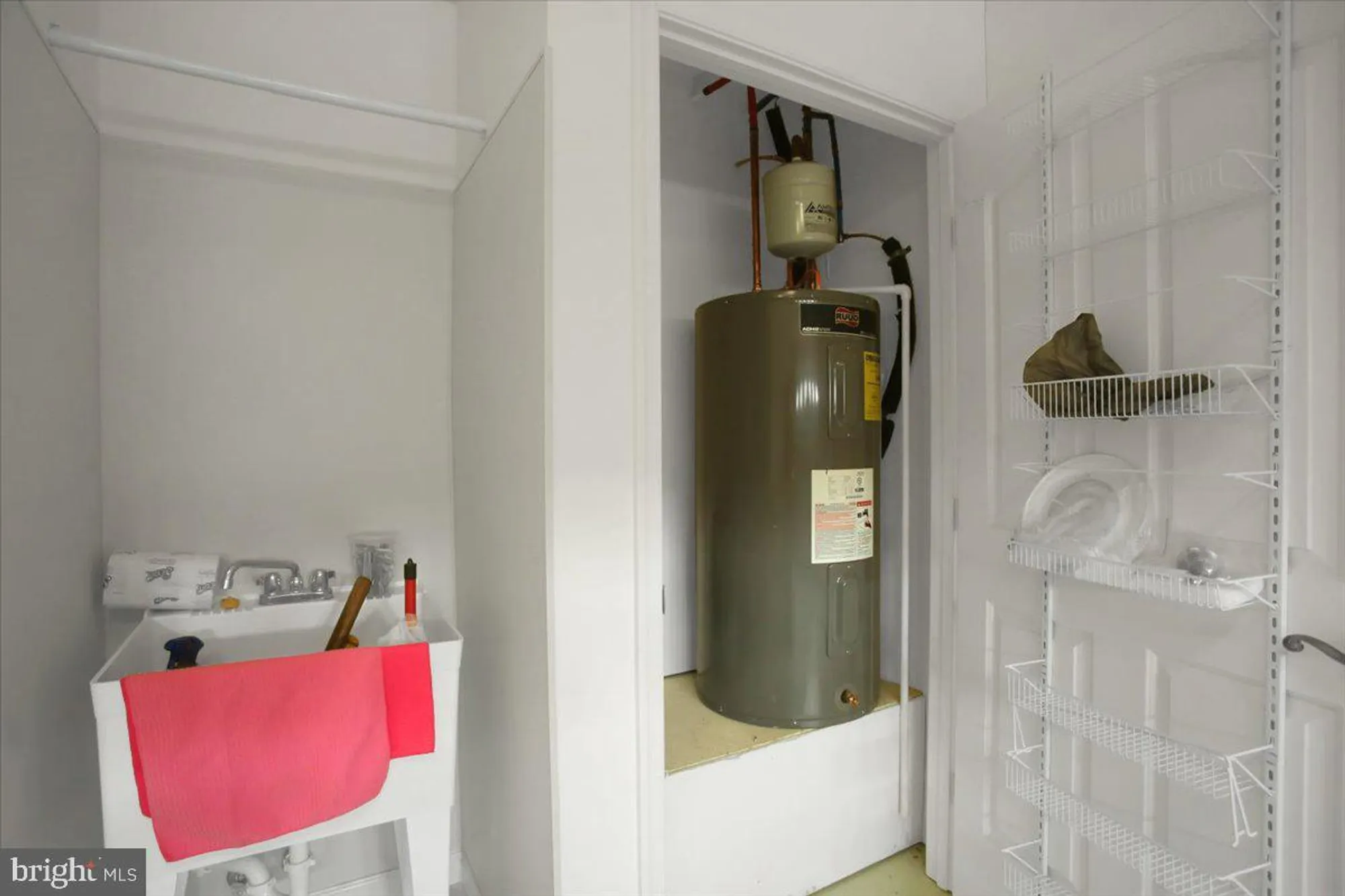 Property Slideshow image 12 of 36 | 19446 sapphire dr, Hagerstown, MD, 21742