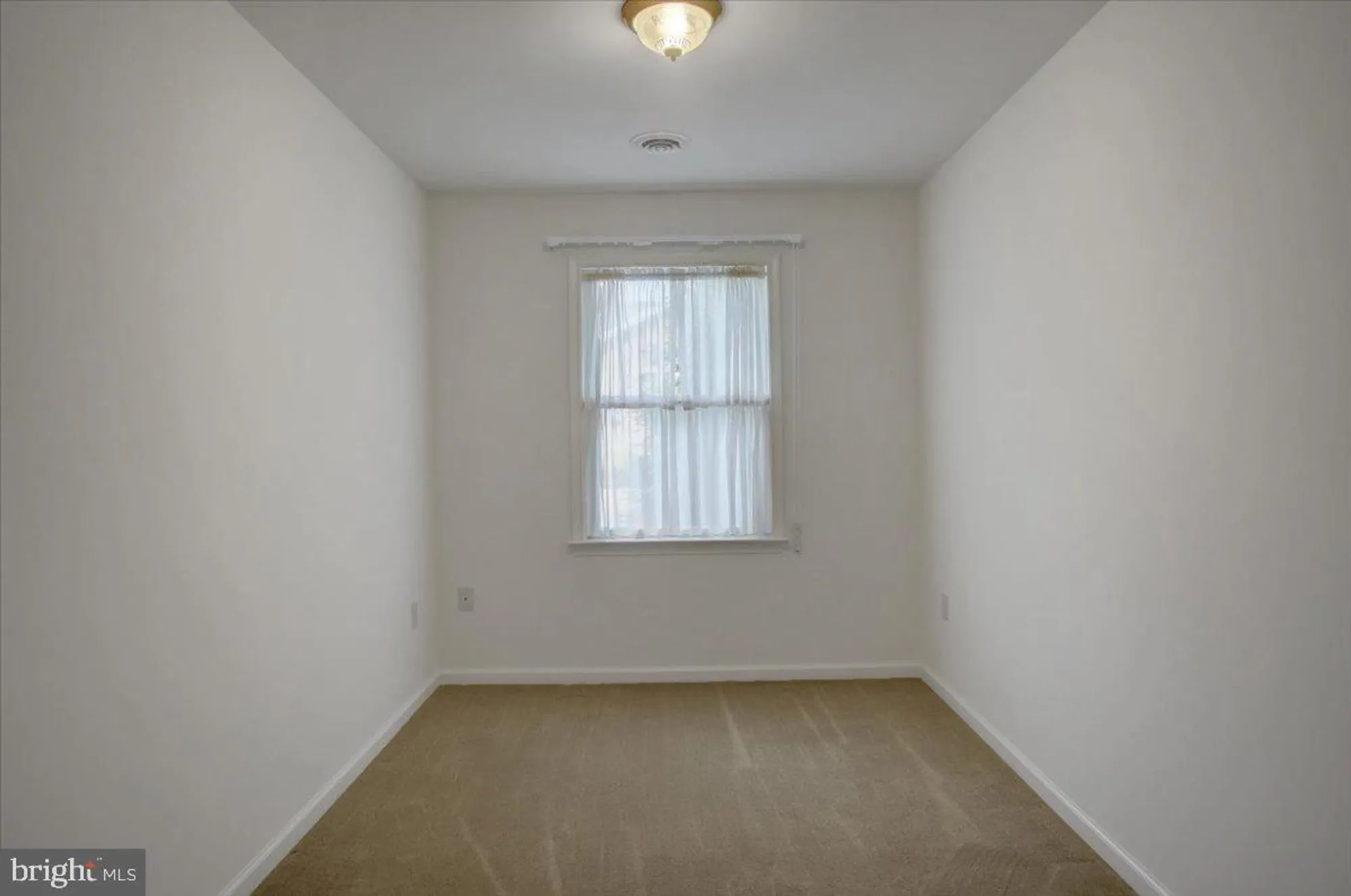 Property Slideshow image 27 of 36 | 19446 sapphire dr, Hagerstown, MD, 21742