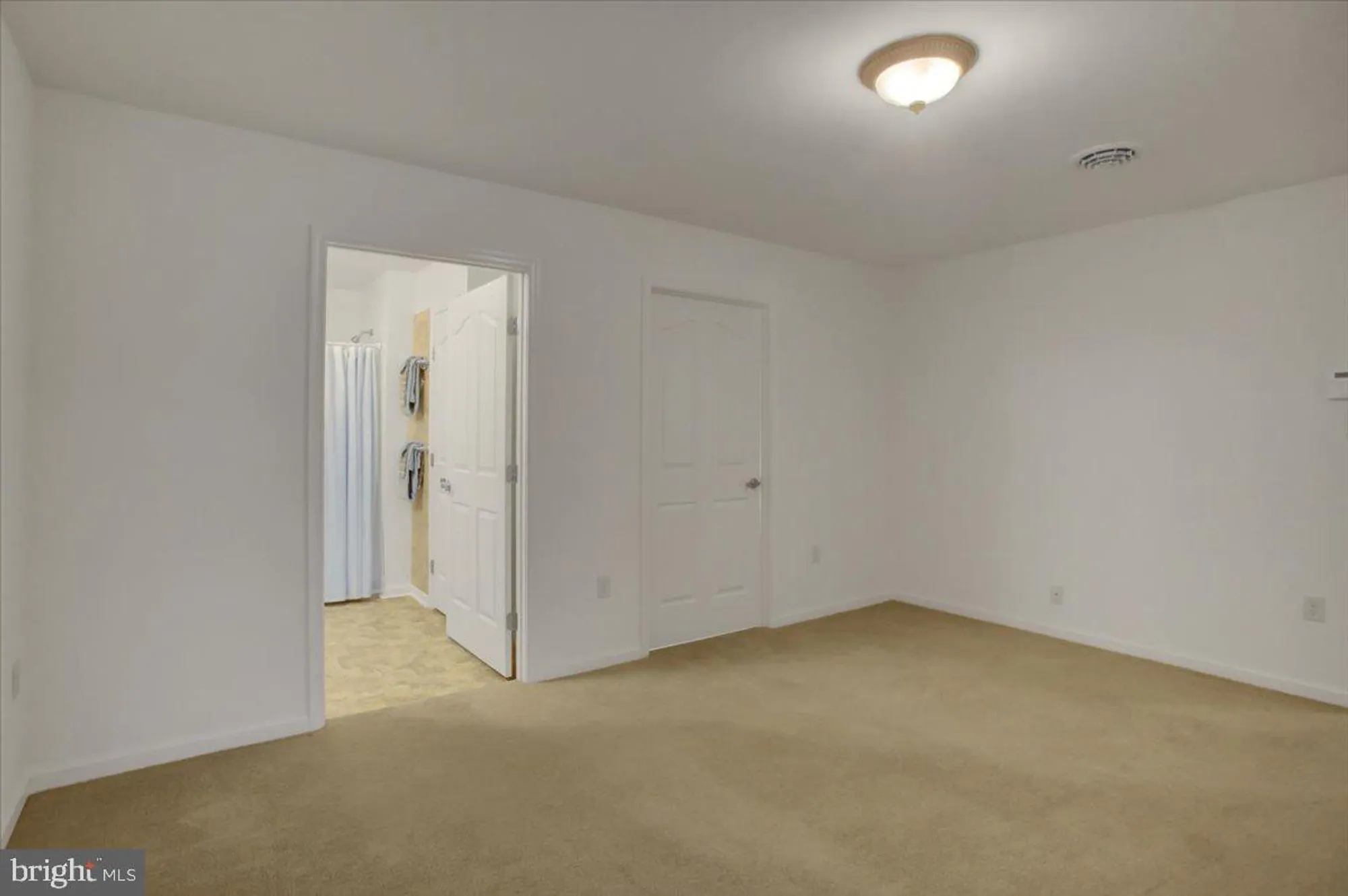 Property Slideshow image 26 of 36 | 19446 sapphire dr, Hagerstown, MD, 21742