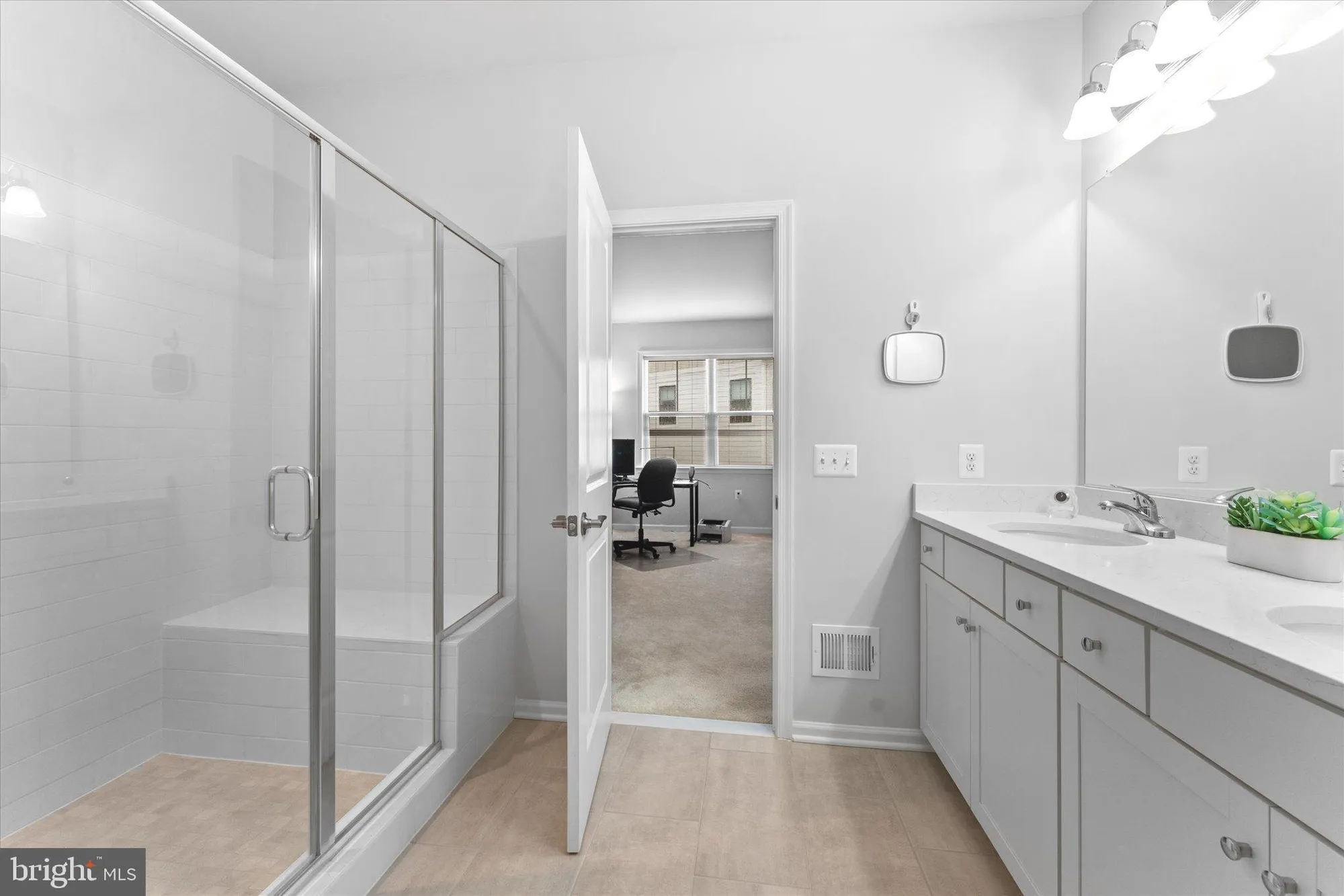 Property Slideshow image 30 of 45 | 43899 siren song ter, Leesburg, VA, 20176