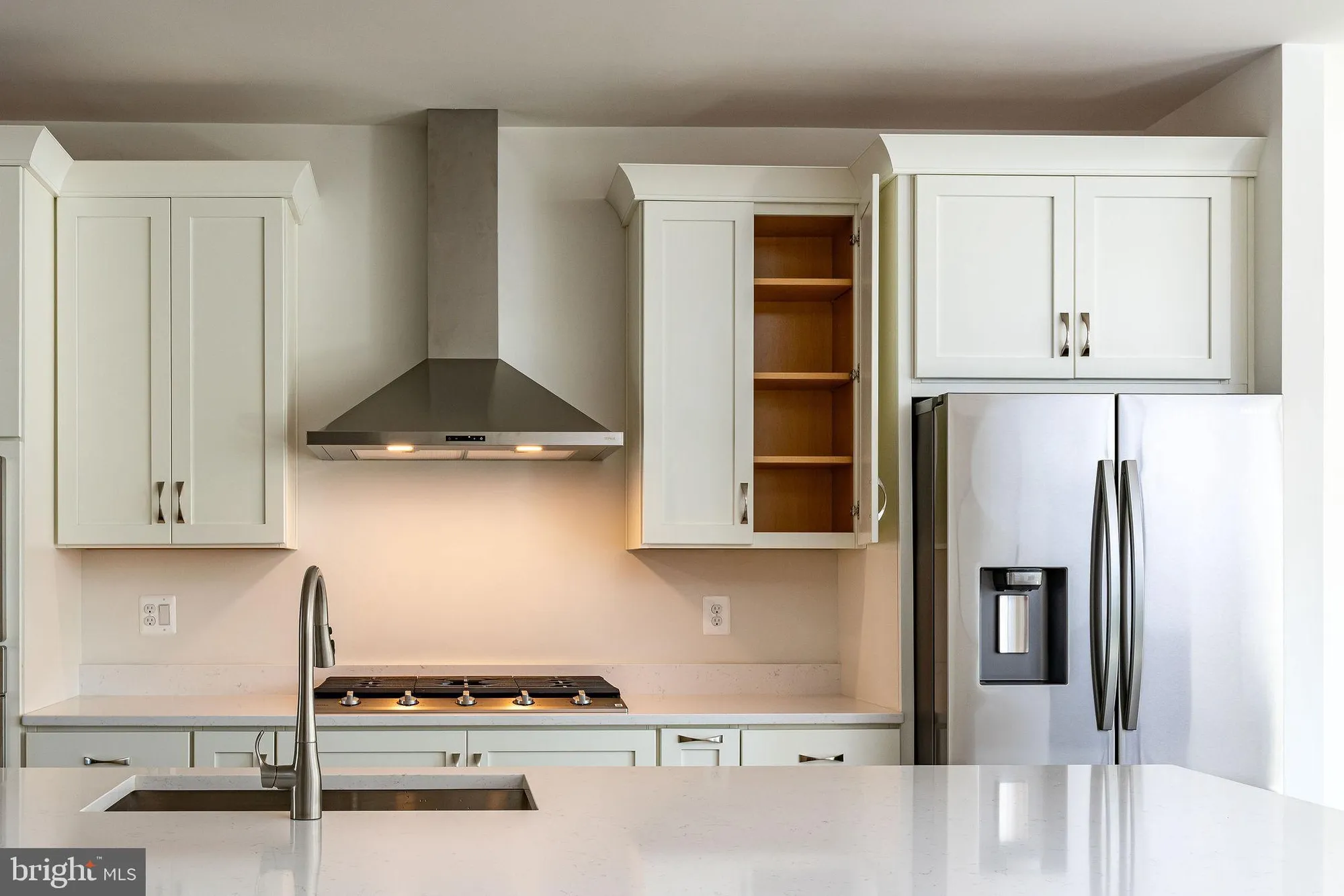 Property Slideshow image 4 of 15 | 43011 debonair ter, Ashburn, VA, 20148