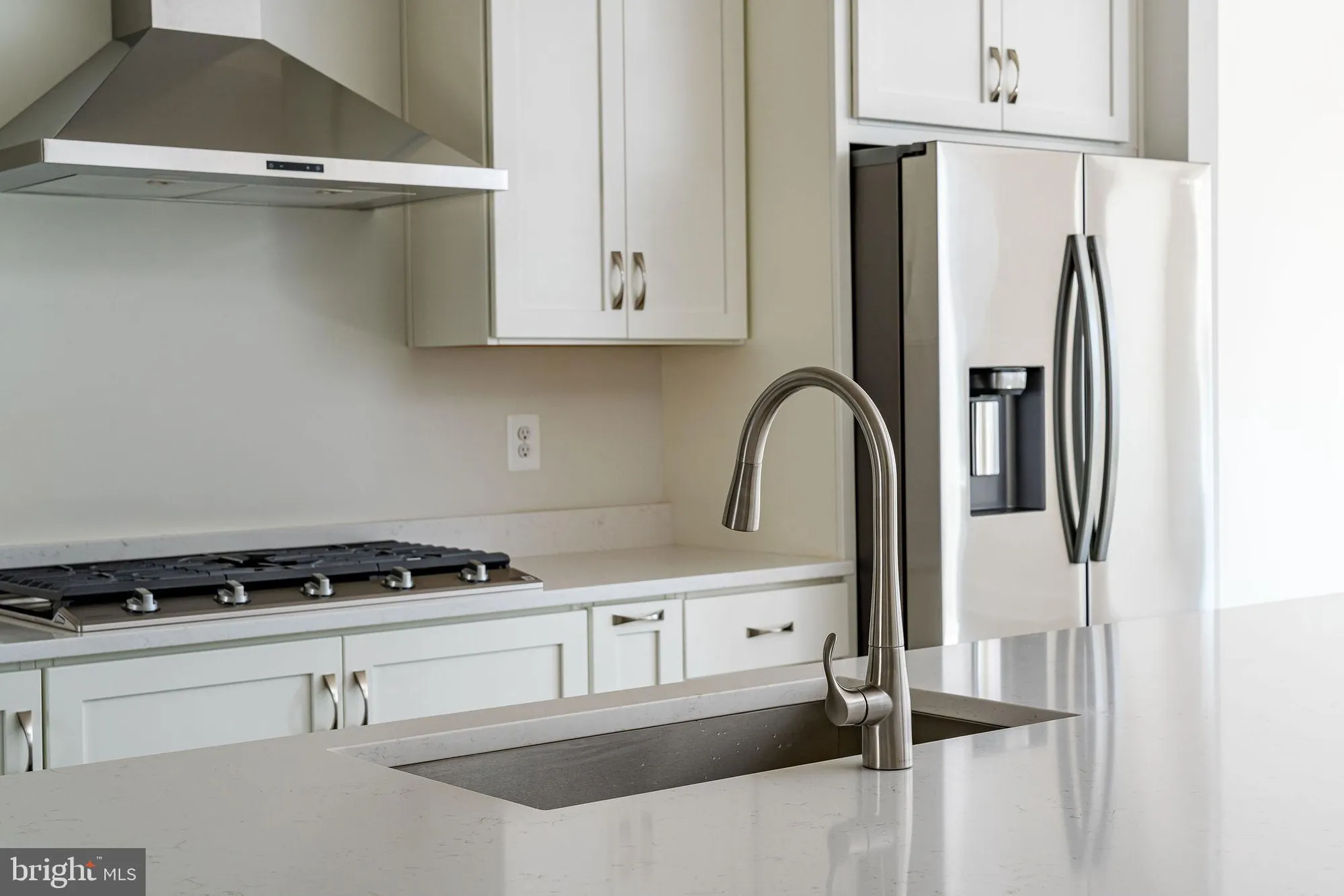 Property Slideshow image 5 of 15 | 43011 debonair ter, Ashburn, VA, 20148