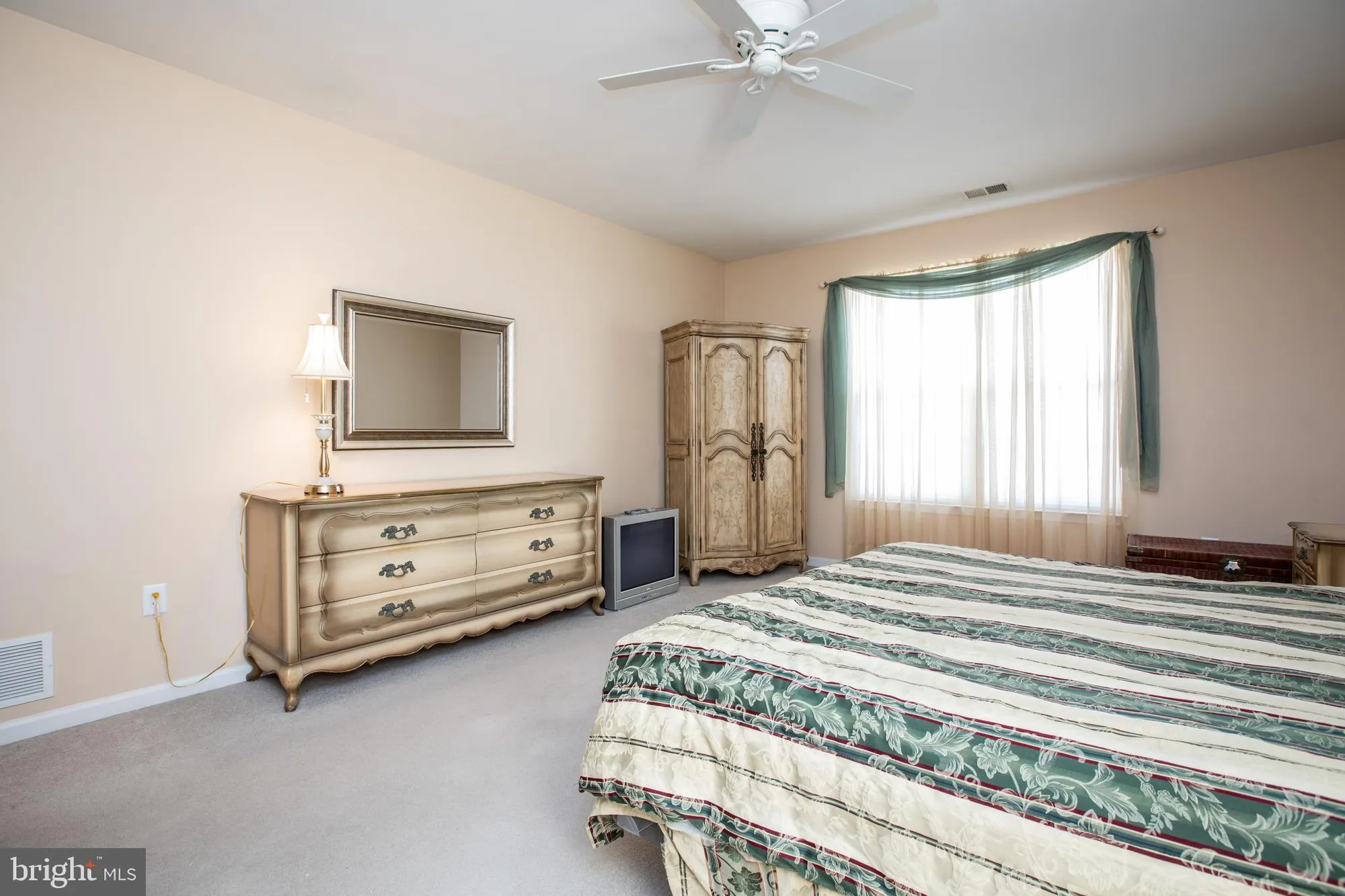 Property Slideshow image 24 of 32 | 83 huntington dr, Jackson, NJ, 08527