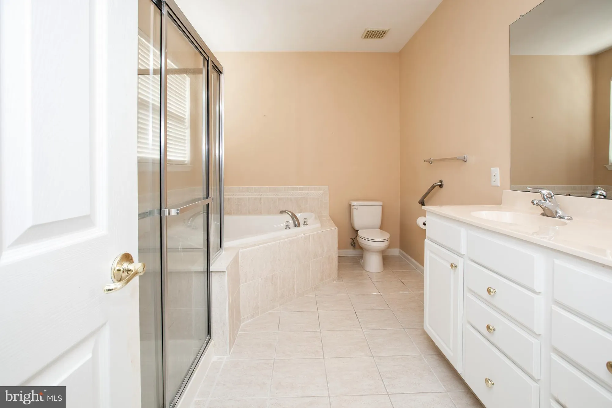 Property Slideshow image 25 of 32 | 83 huntington dr, Jackson, NJ, 08527