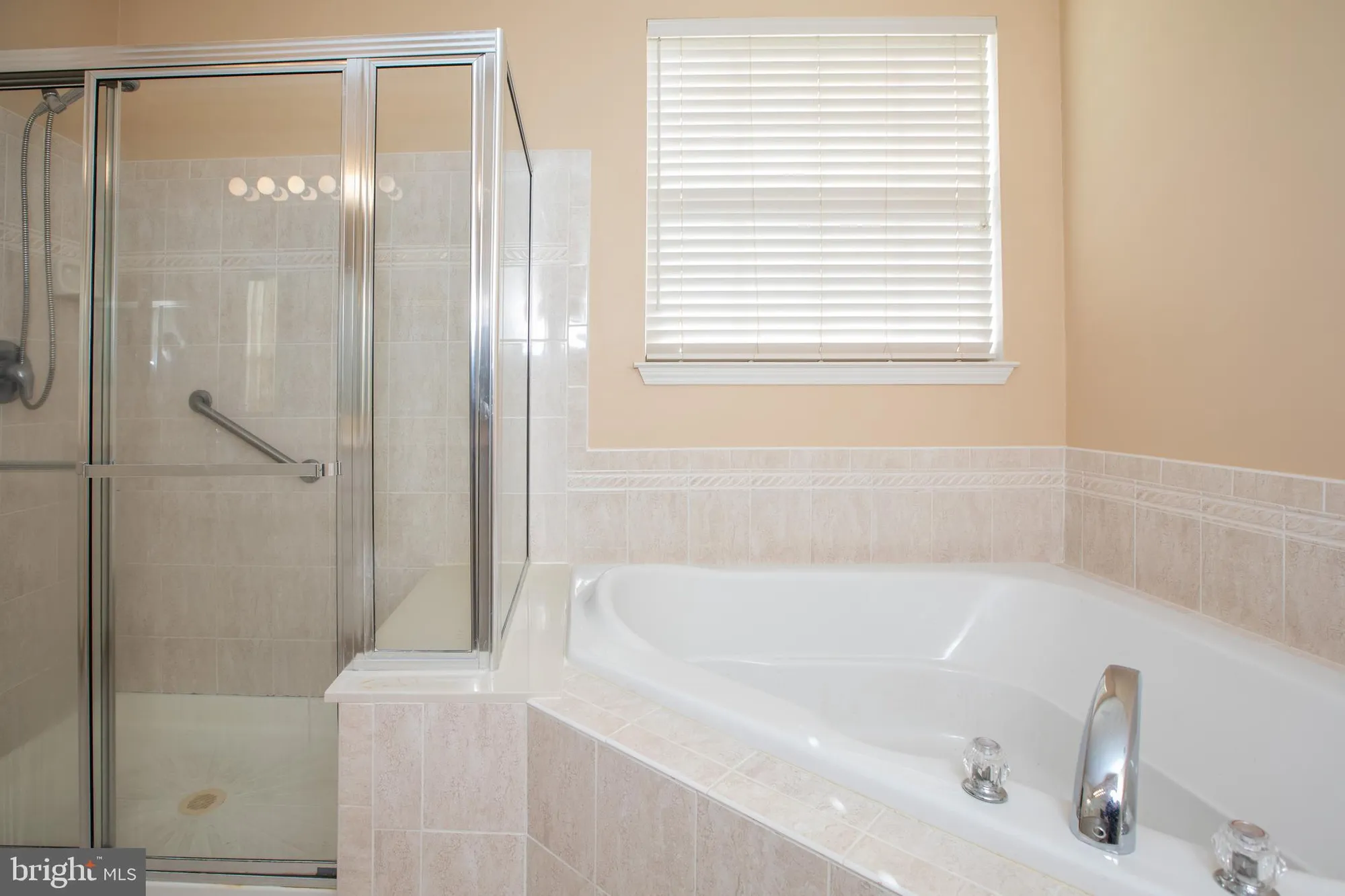 Property Slideshow image 26 of 32 | 83 huntington dr, Jackson, NJ, 08527