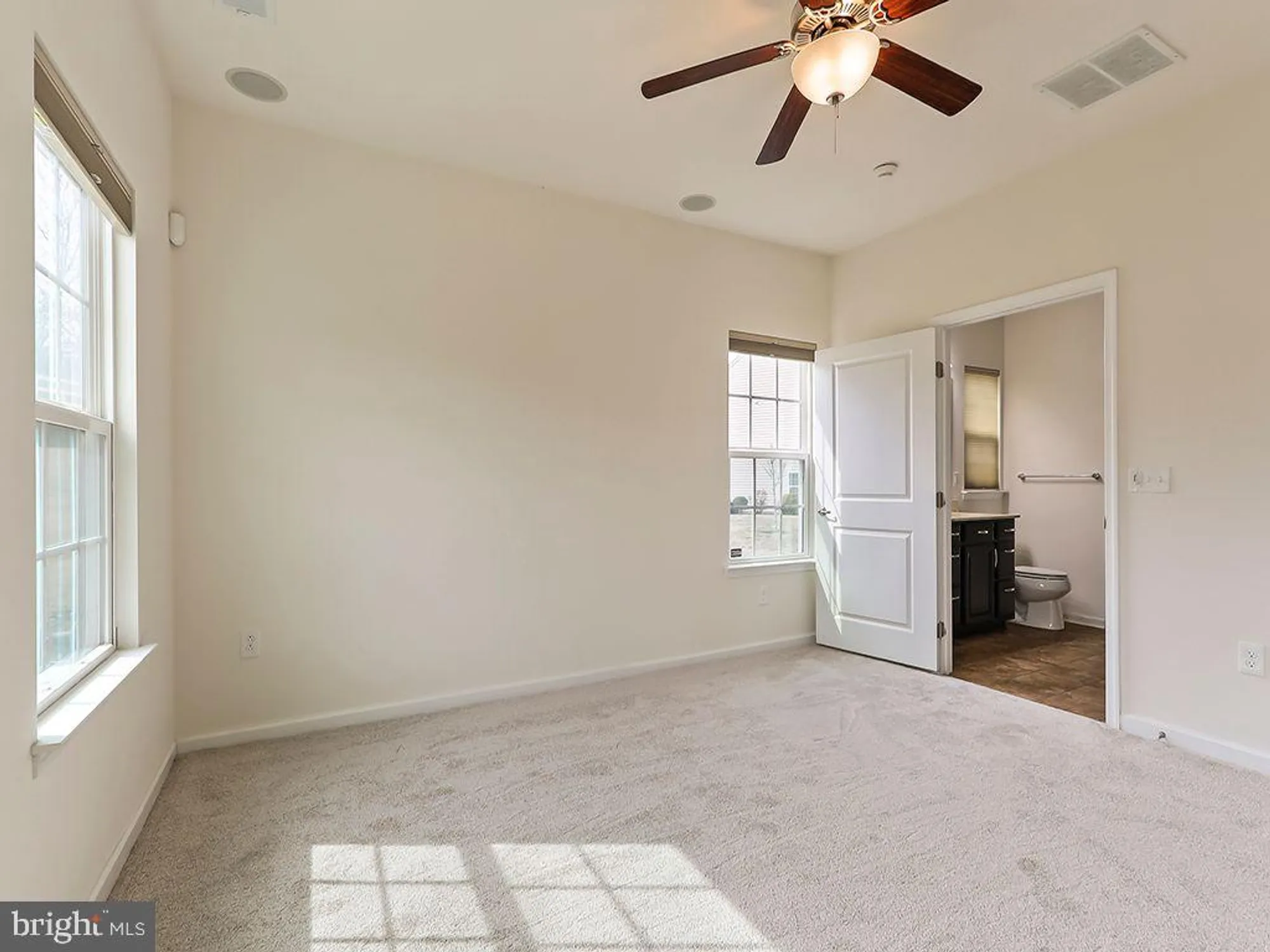 Property Slideshow image 23 of 42 | 1123 arbour ln, Quakertown, PA, 18951