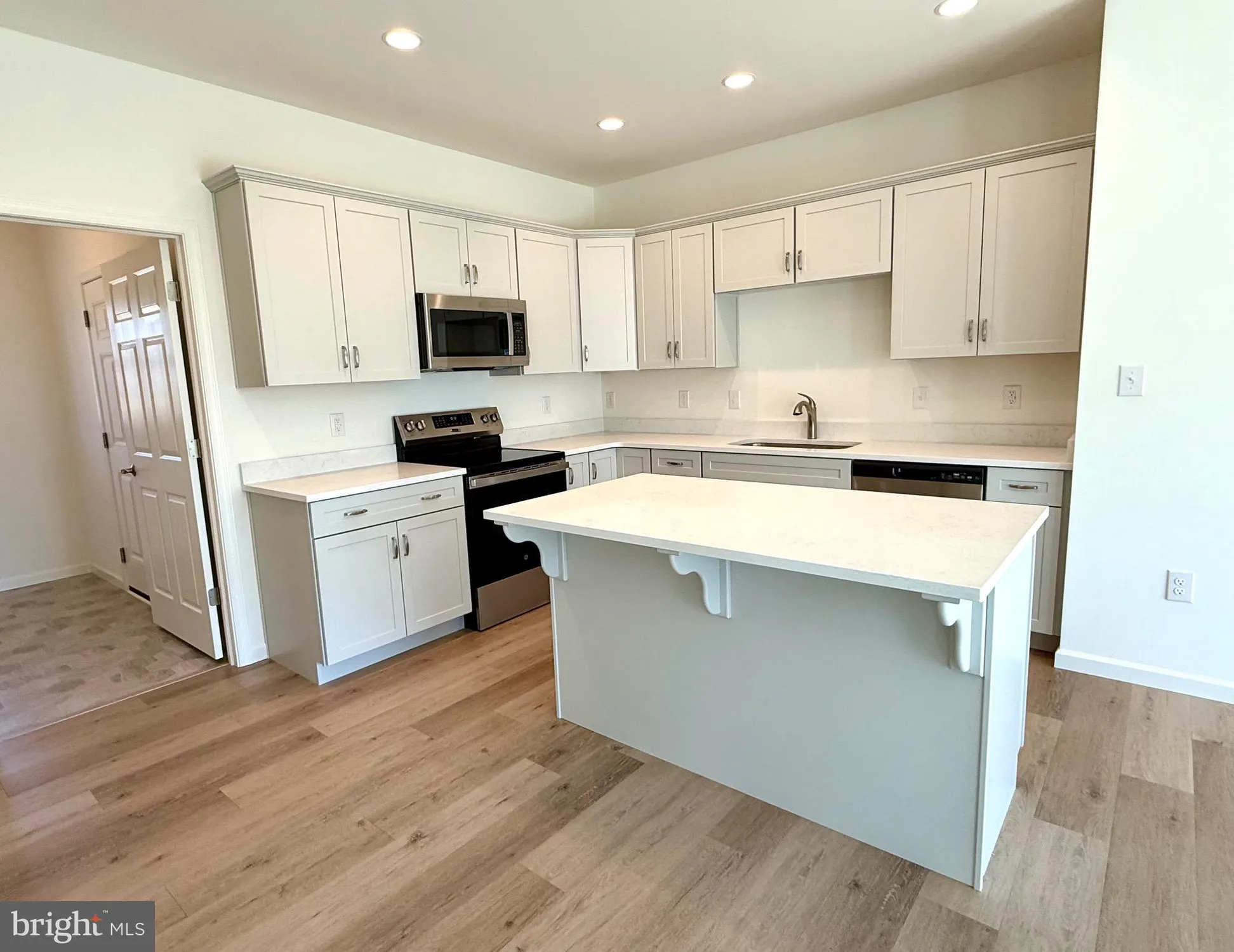 Property Slideshow image 6 of 41 | 261 buckingham st qd 122 (greenwich), Oxford, PA, 19363