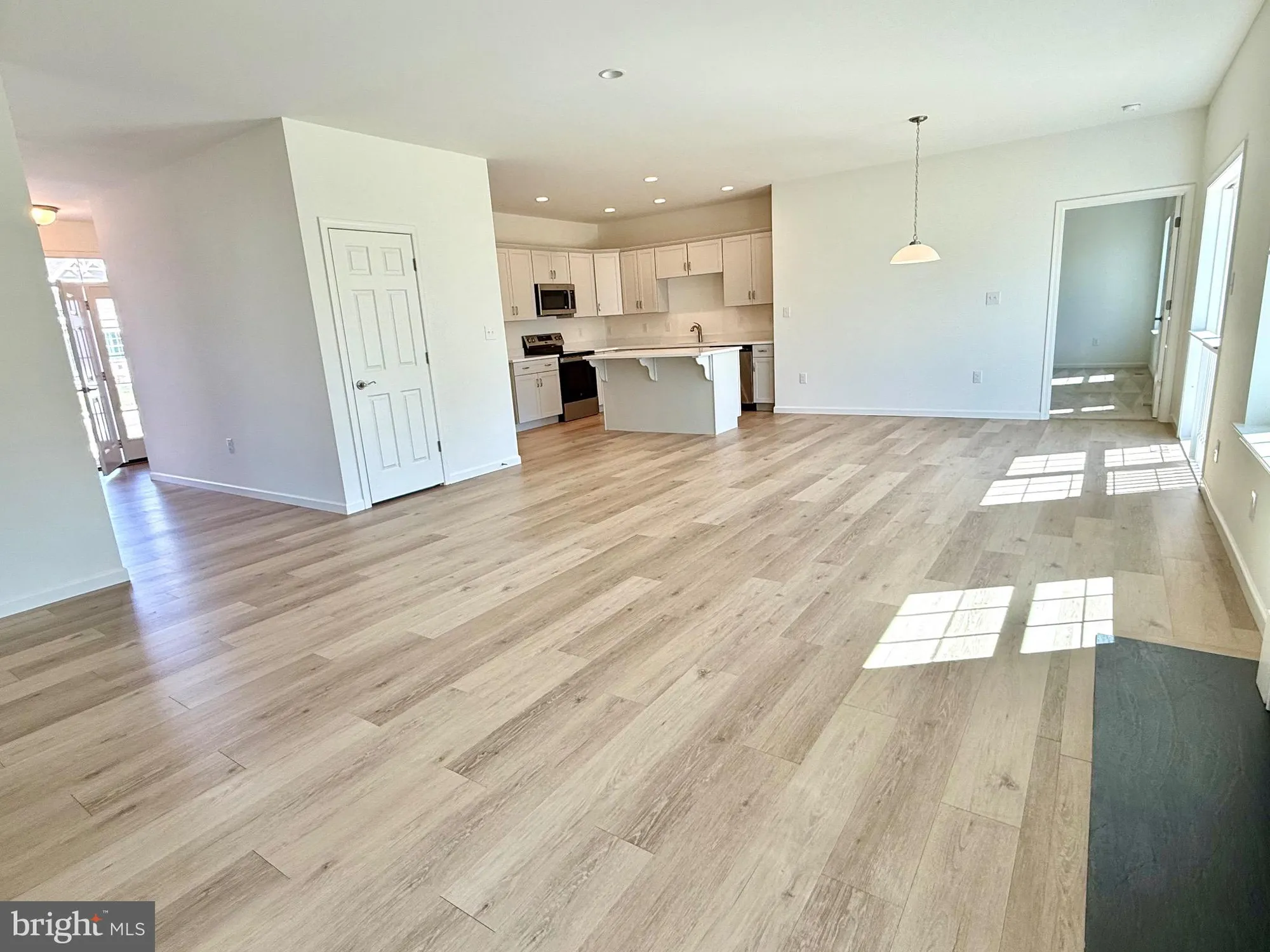 Property Slideshow image 5 of 41 | 261 buckingham st qd 122 (greenwich), Oxford, PA, 19363