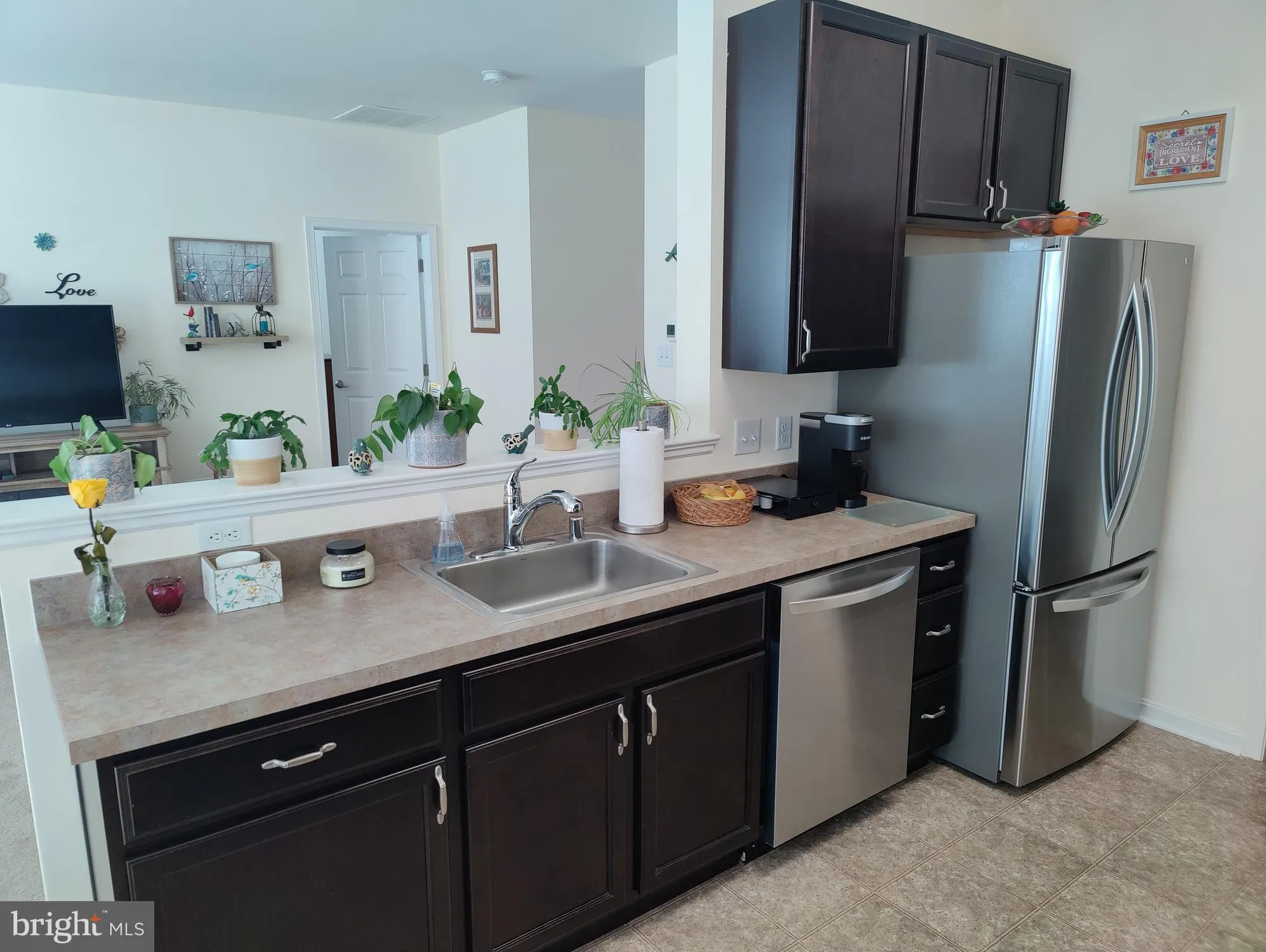 Property Slideshow image 8 of 16 | 117 e clarendon dr, Smyrna, DE, 19977