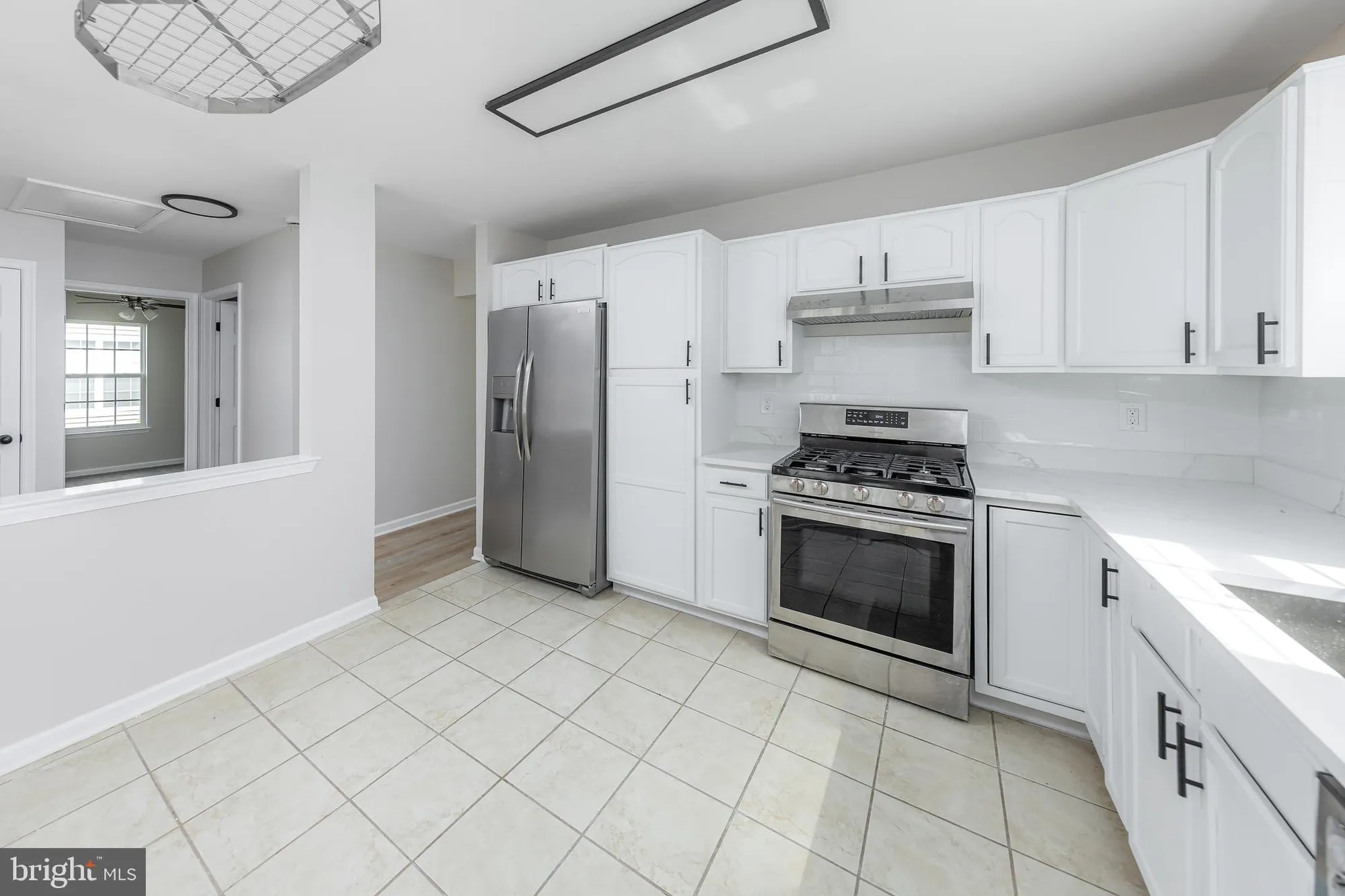 Property Slideshow image 4 of 18 | 507 saint kitts dr, Williamstown, NJ, 08094