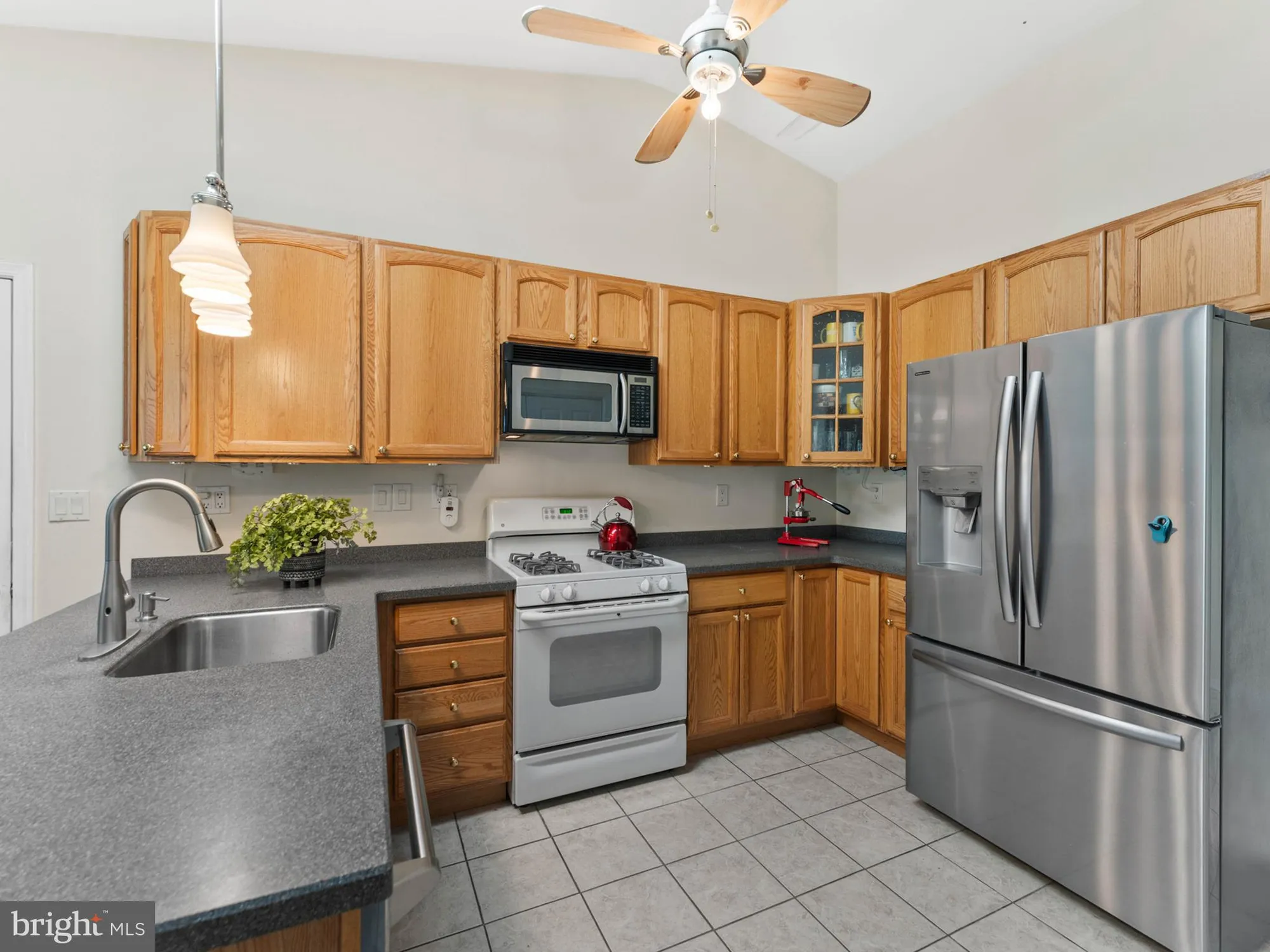 Property Slideshow image 15 of 31 | 2 windmill ct, Columbus, NJ, 08022