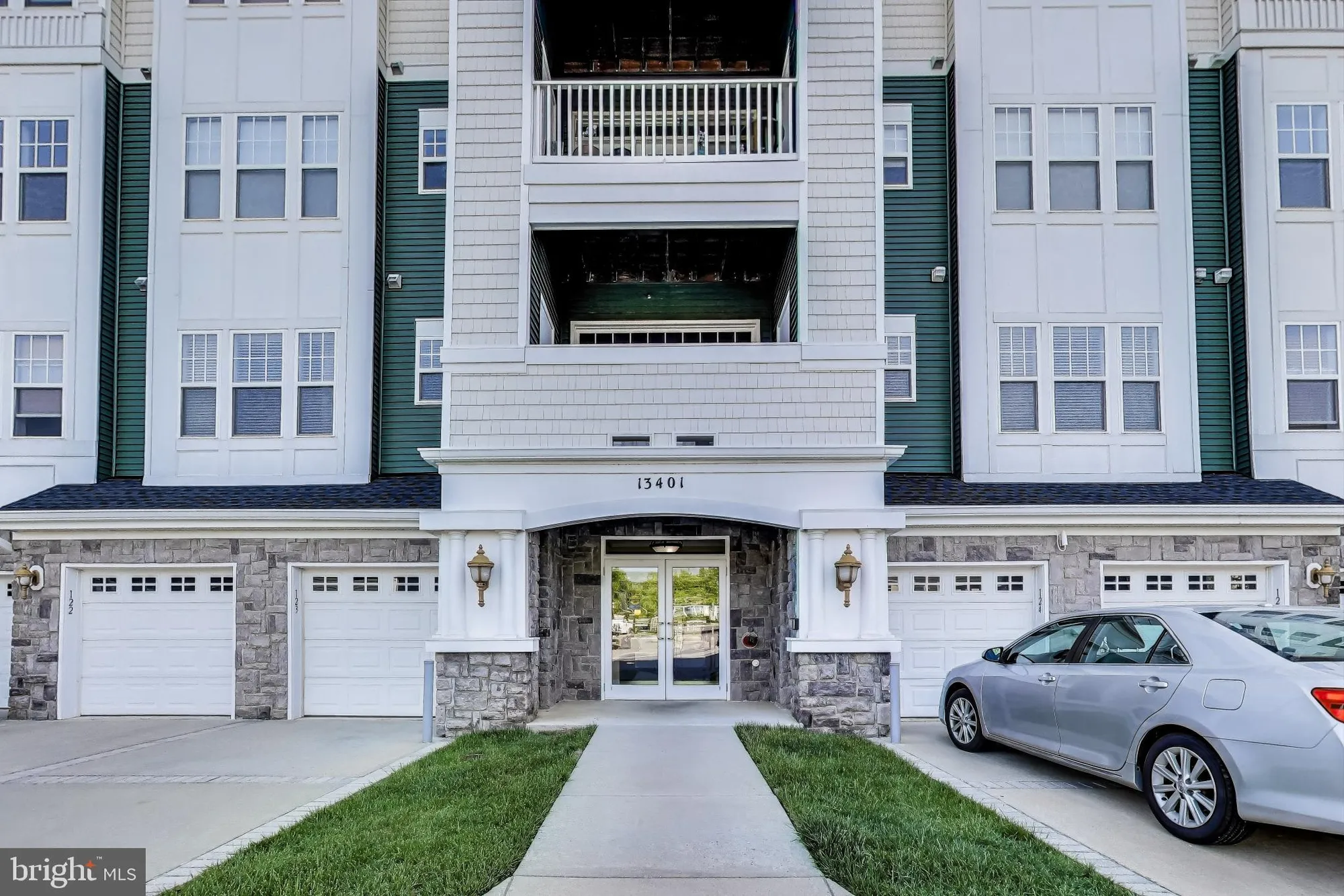 Property Slideshow image 3 of 28 | 13401 belle chasse blvd 411, Laurel, MD, 20707