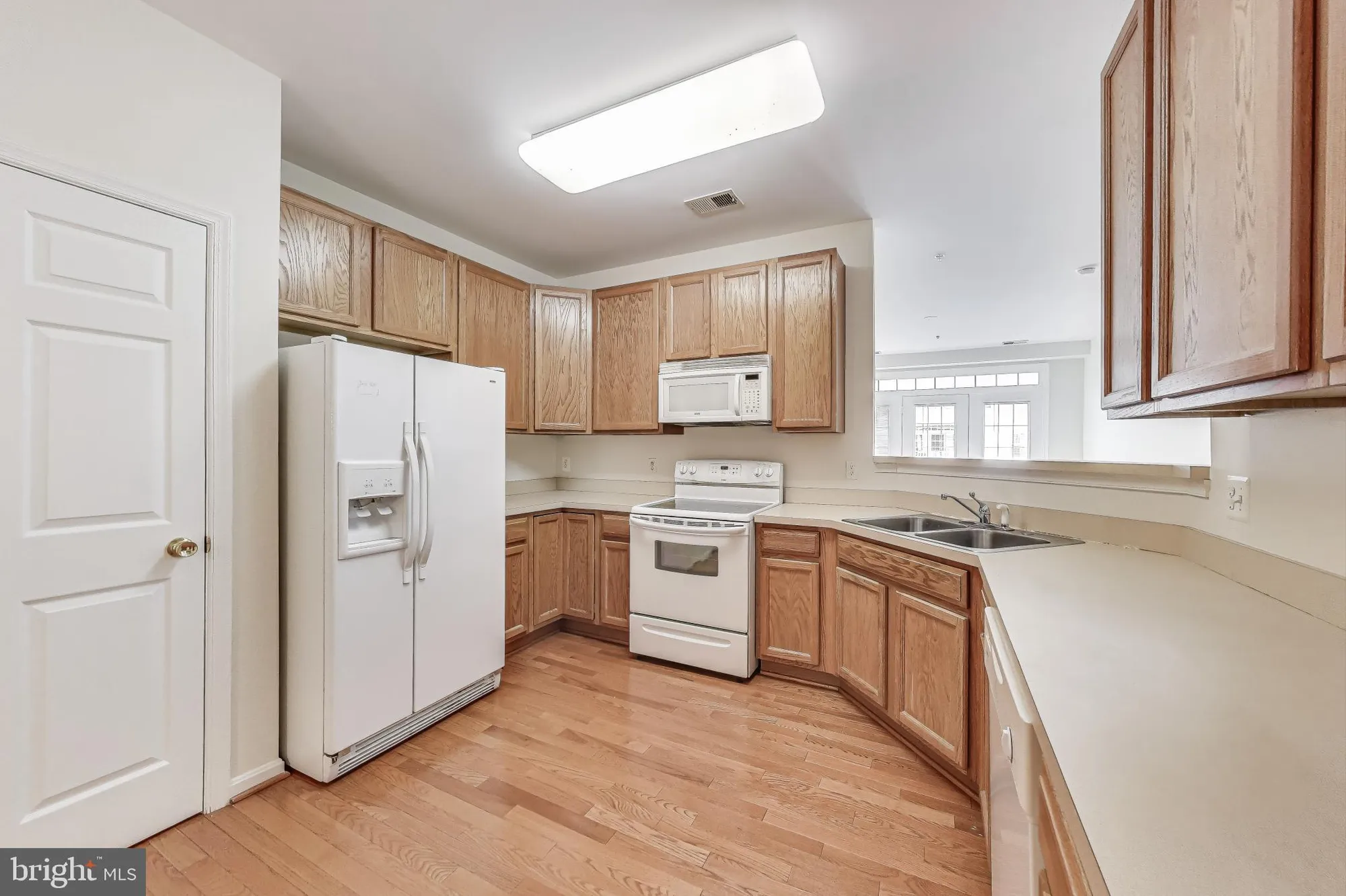 Property Slideshow image 12 of 28 | 13401 belle chasse blvd 411, Laurel, MD, 20707