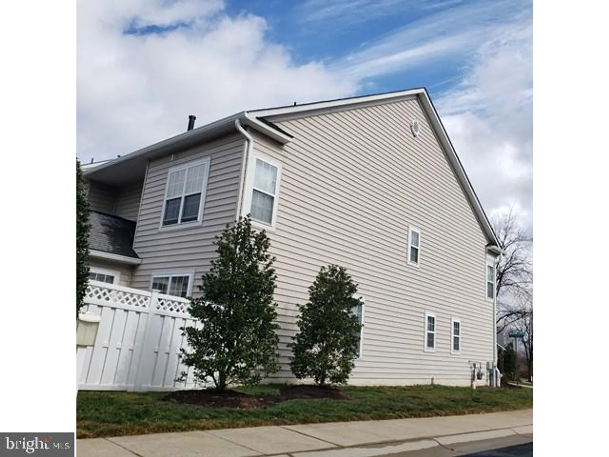 Property Slideshow image 2 of 44 | 8790 sage brush way 19, Columbia, MD, 21045