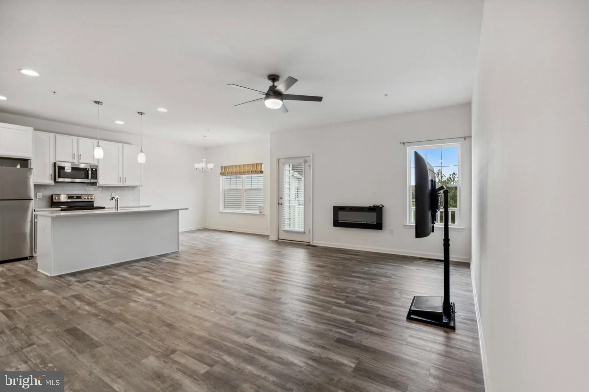 Property Slideshow image 9 of 54 | 219 heron cir, New Castle, DE, 19720