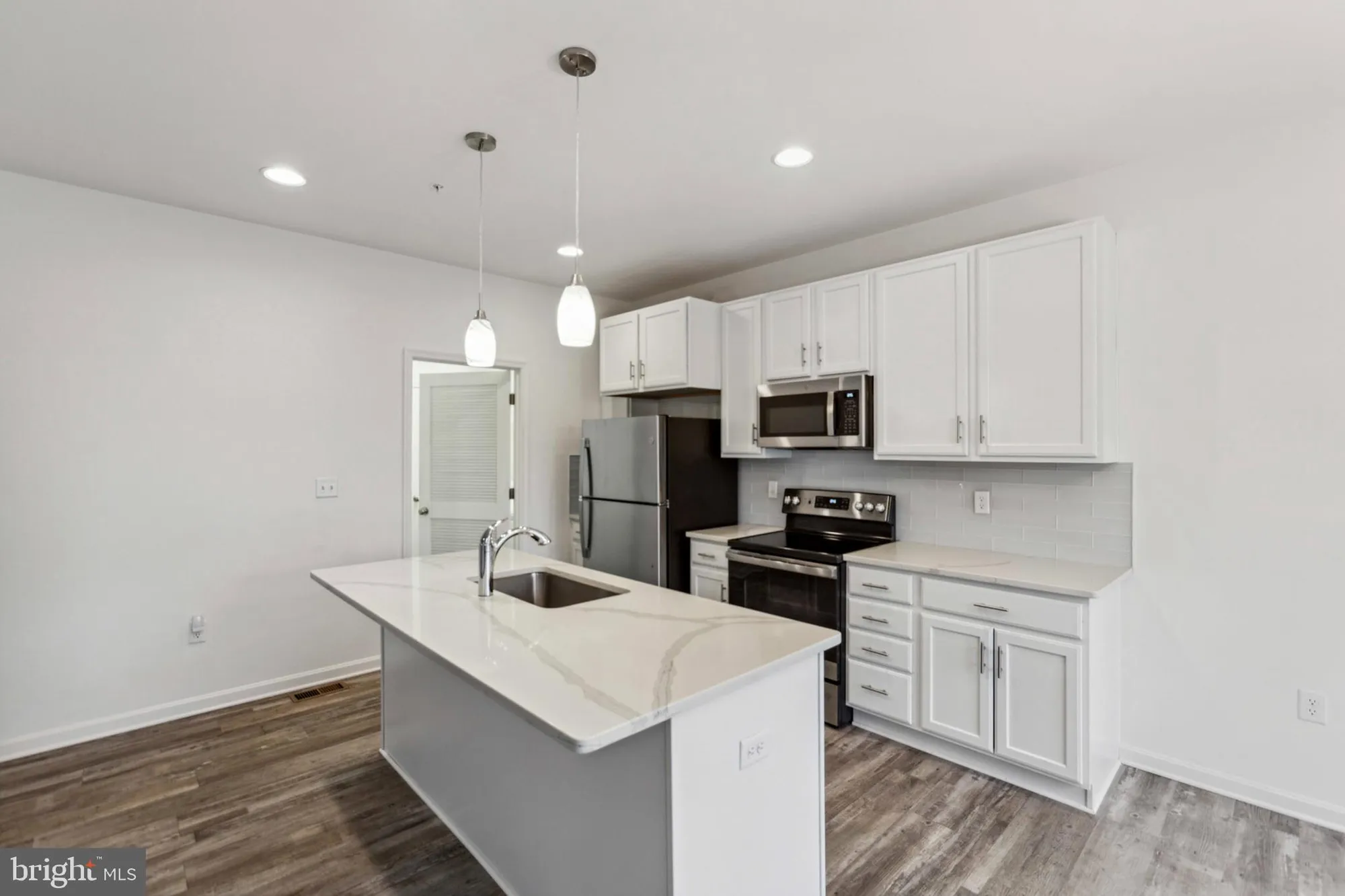 Property Slideshow image 13 of 54 | 219 heron cir, New Castle, DE, 19720