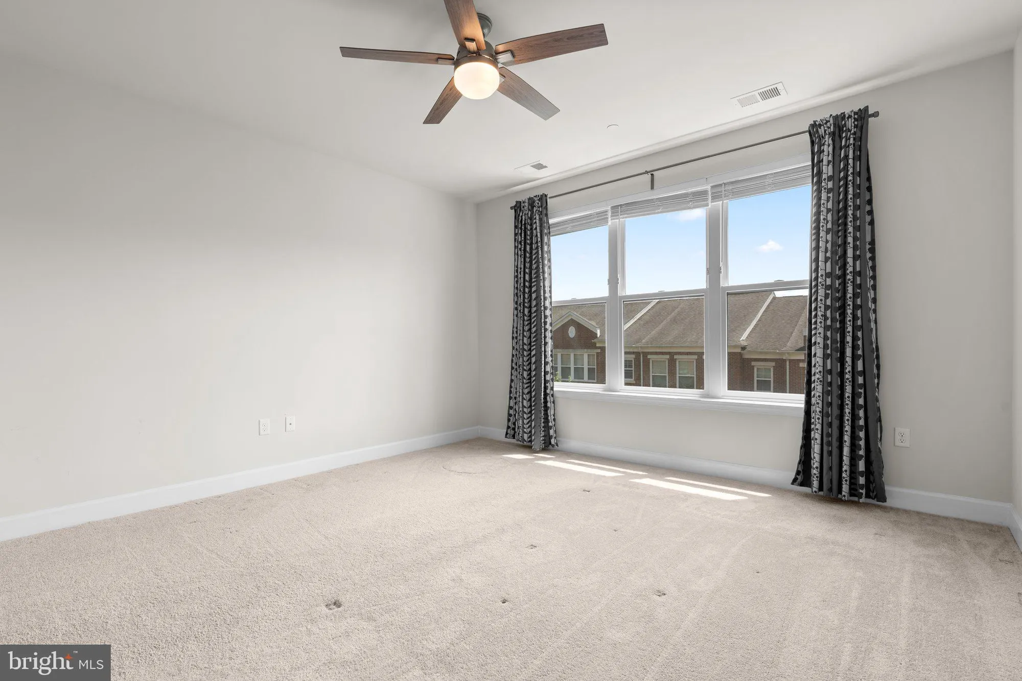 Property Slideshow image 26 of 46 | 2960 vaden dr # 2-312, Fairfax, VA, 22031