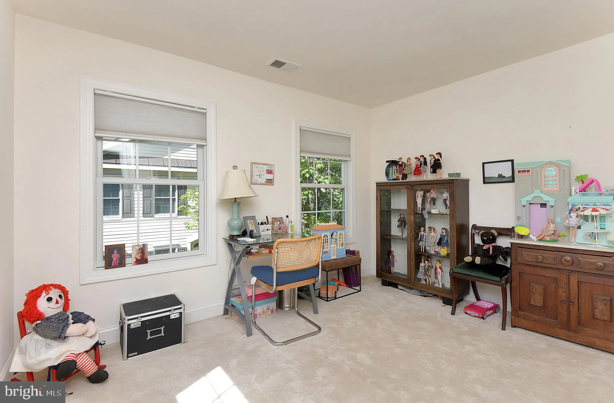 Property Slideshow image 19 of 31 | 74 schindler ct, Lawrence Township, NJ, 08648