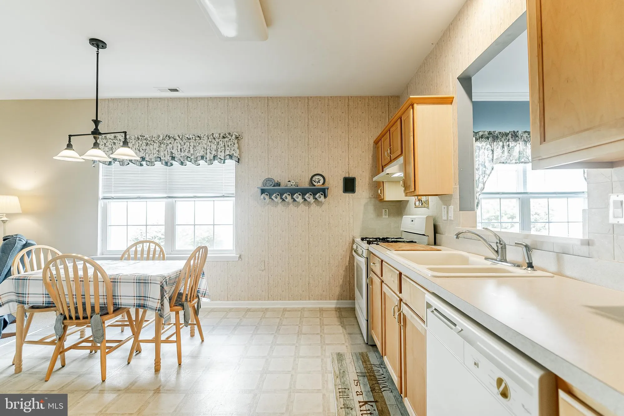 Property Slideshow image 8 of 26 | 17 tuscany cir, Manchester Township, NJ, 08759