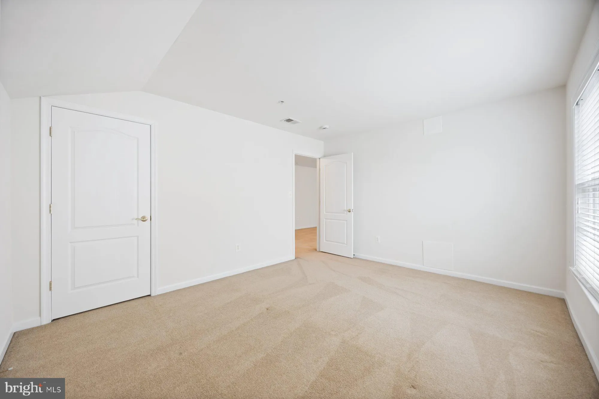 Property Slideshow image 32 of 37 | 840 horseshoe ln # 171, Taneytown, MD, 21787