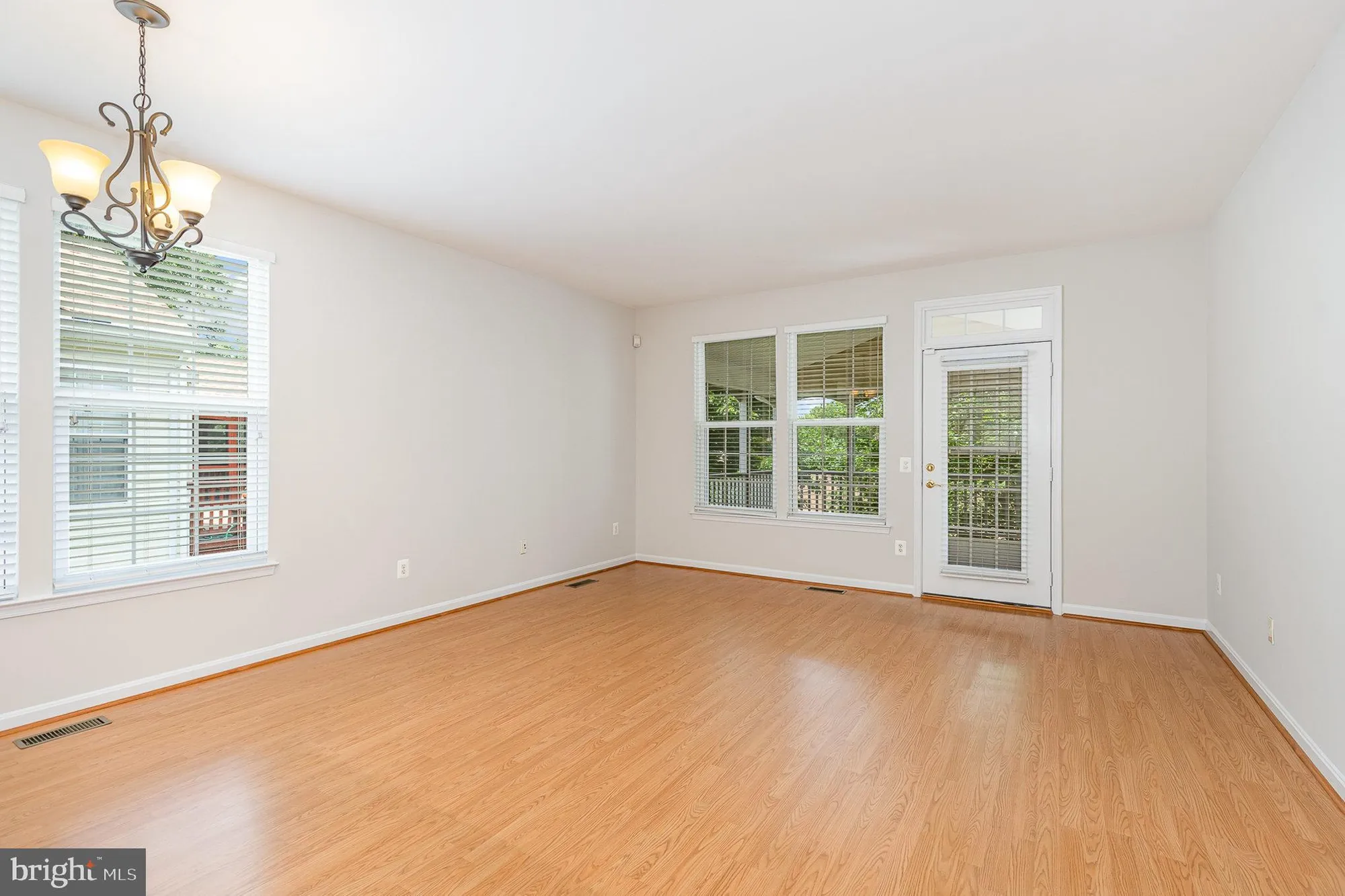 Property Slideshow image 31 of 53 | 3839 mulberry point ct, Dumfries, VA, 22025