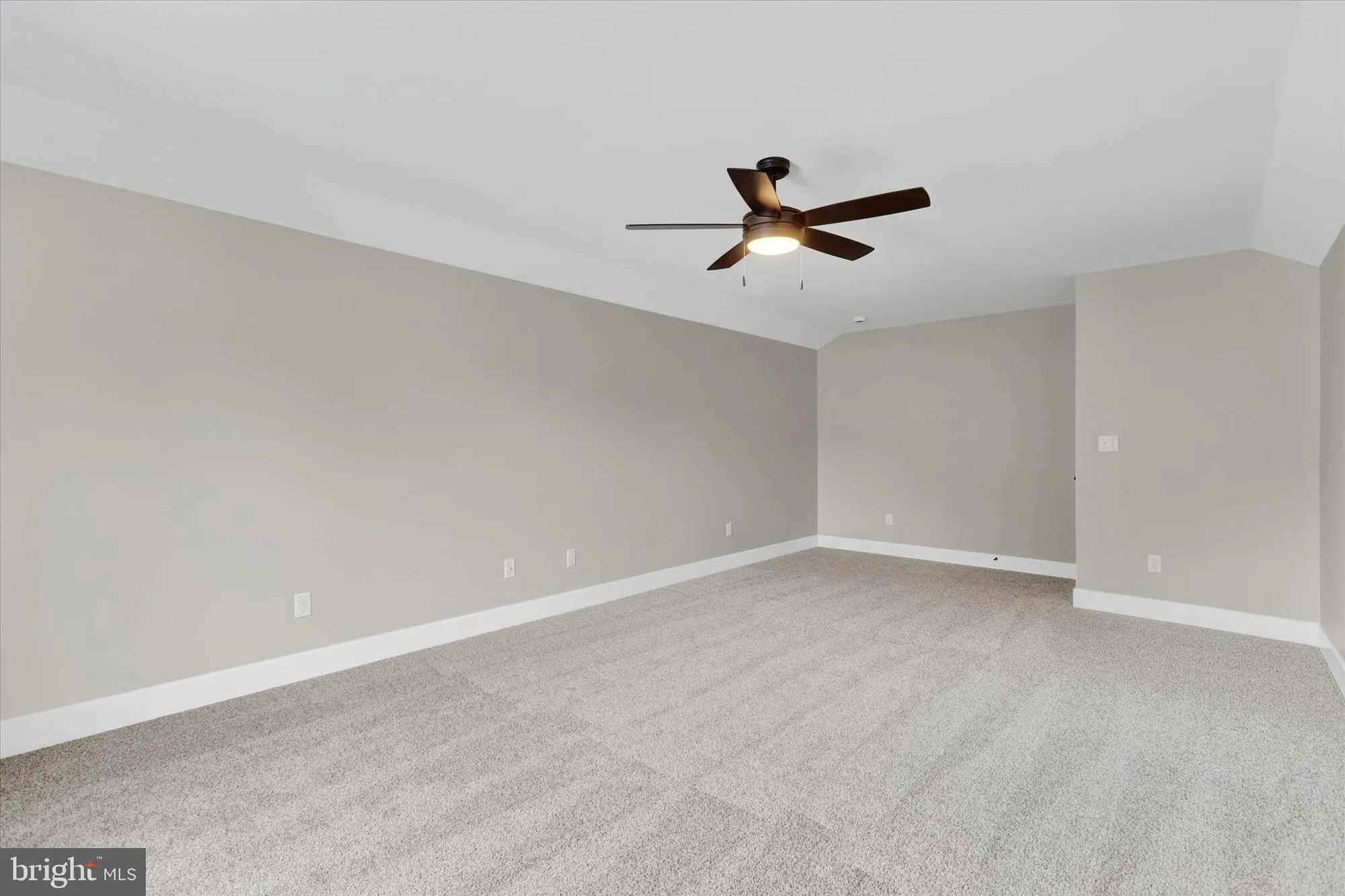 Property Slideshow image 22 of 26 | 6279 oak leaf ln n, Fayetteville, PA, 17222