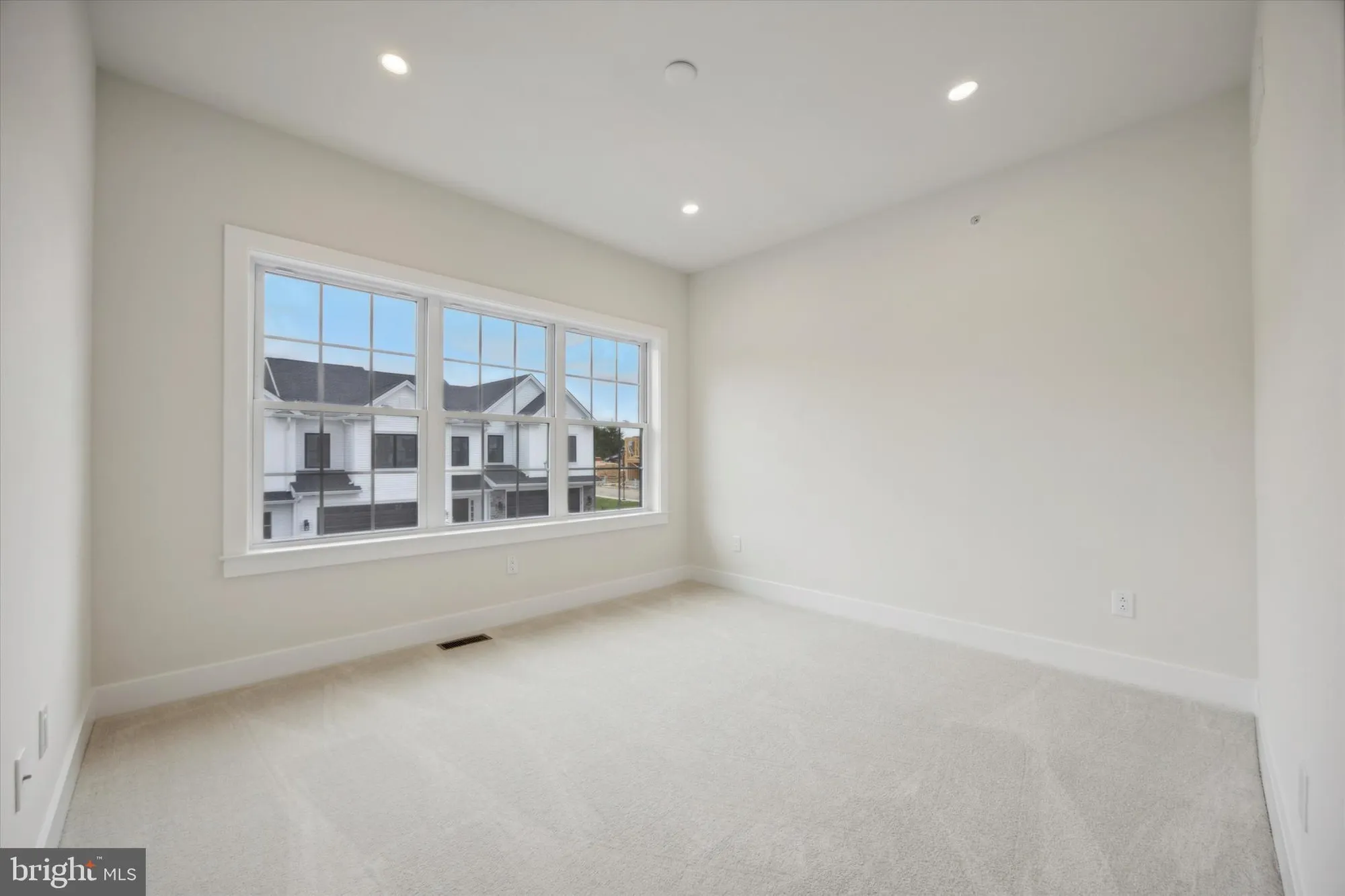 Property Slideshow image 27 of 32 | 506 fullerton farm ct #22, Warrington, PA, 18976