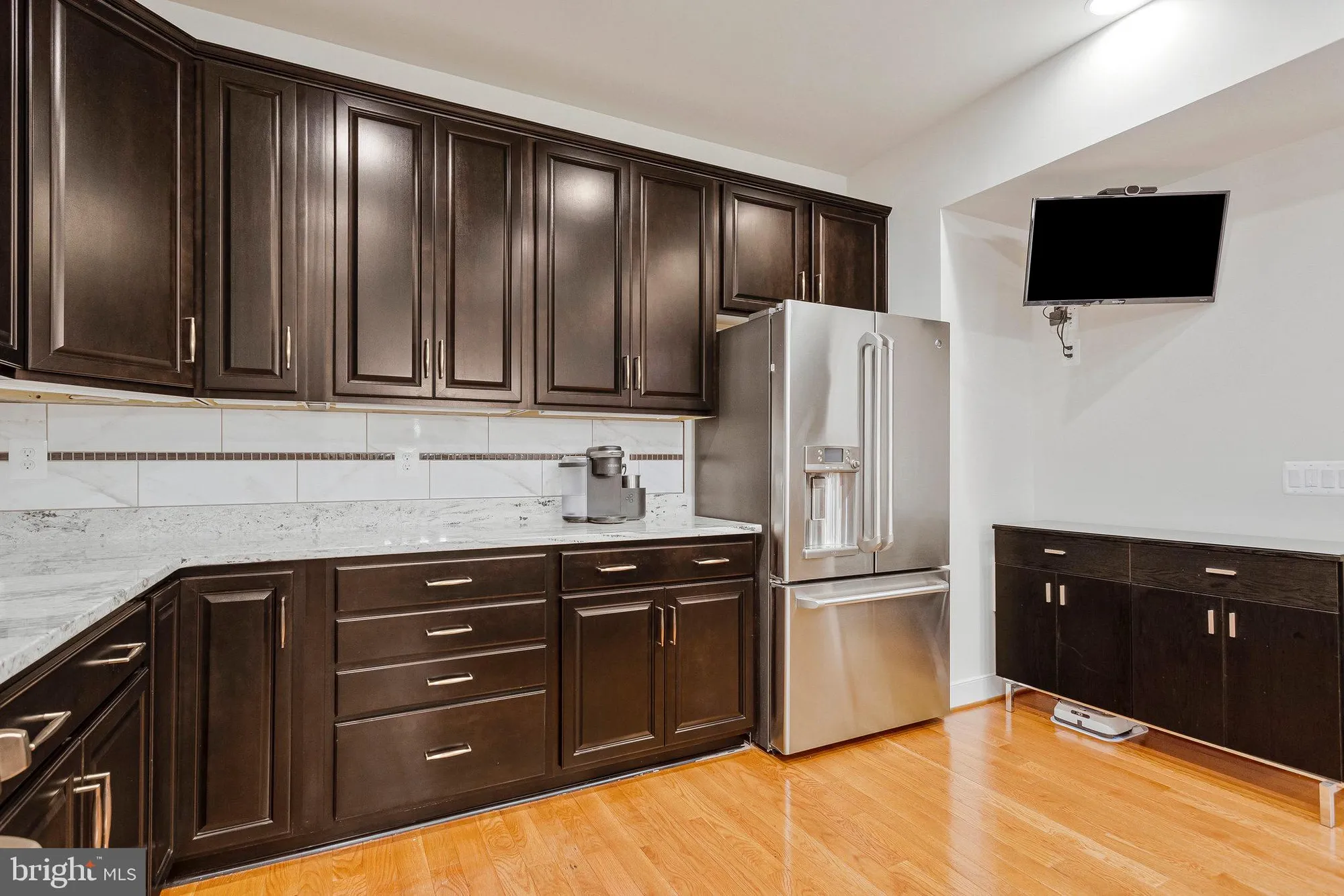 Property Slideshow image 9 of 54 | 9726 knowledge dr, Laurel, MD, 20723