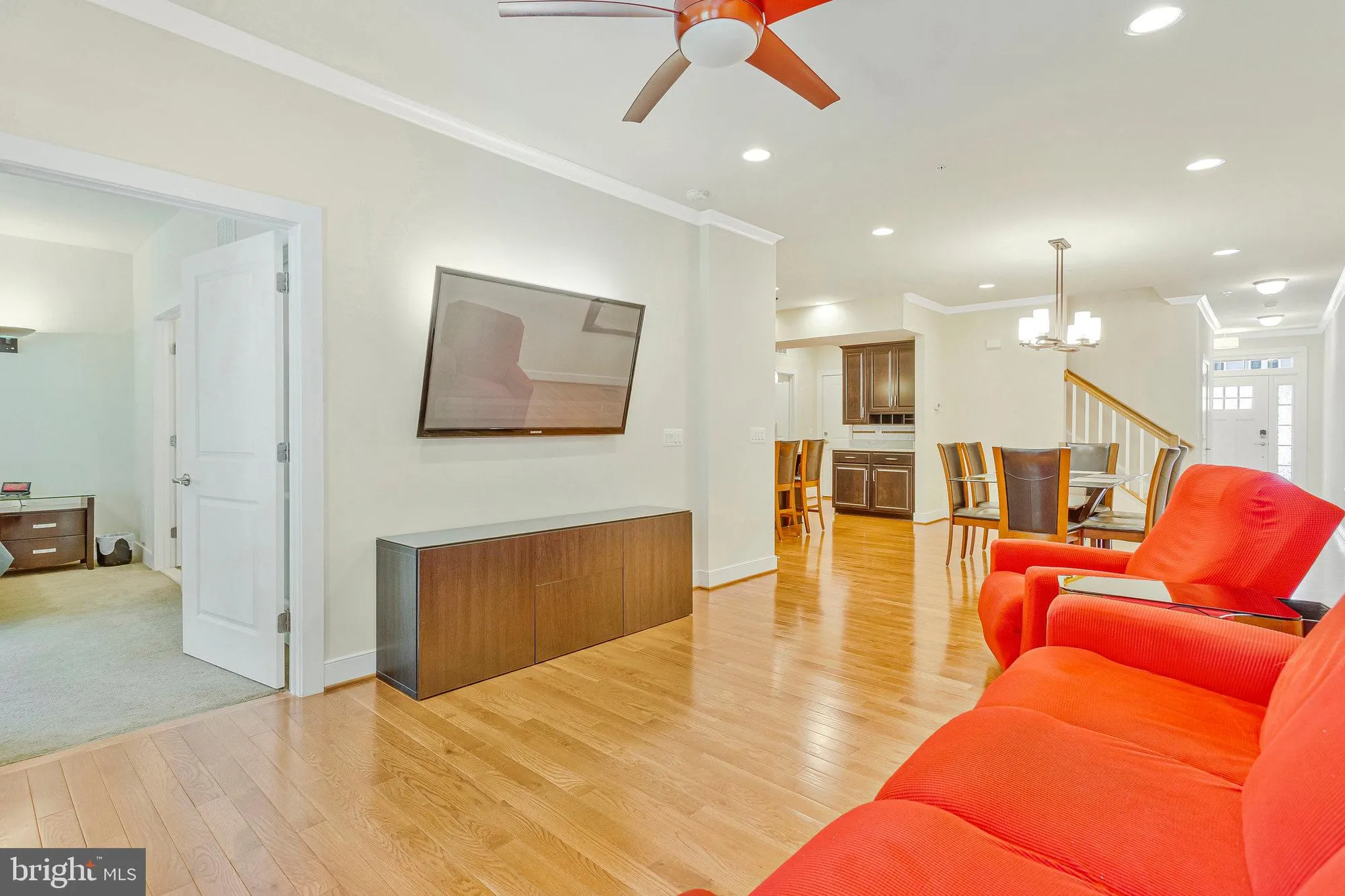 Property Slideshow image 12 of 54 | 9726 knowledge dr, Laurel, MD, 20723