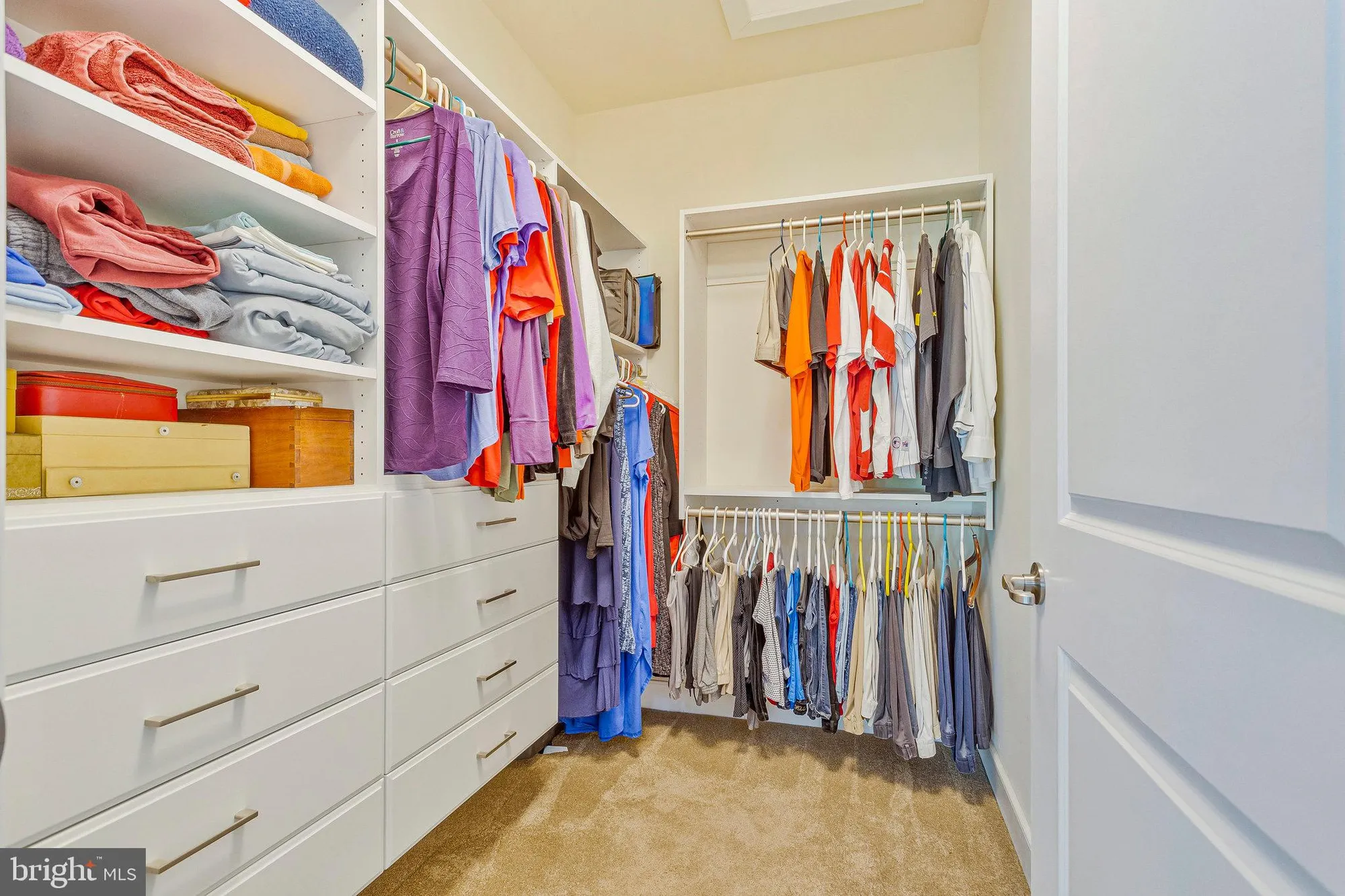 Property Slideshow image 16 of 54 | 9726 knowledge dr, Laurel, MD, 20723