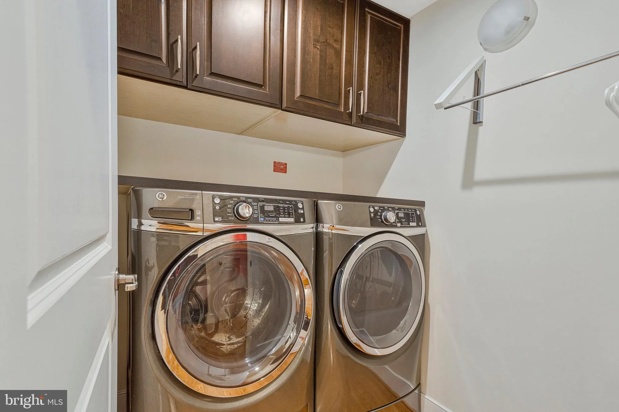 Property Slideshow image 10 of 54 | 9726 knowledge dr, Laurel, MD, 20723