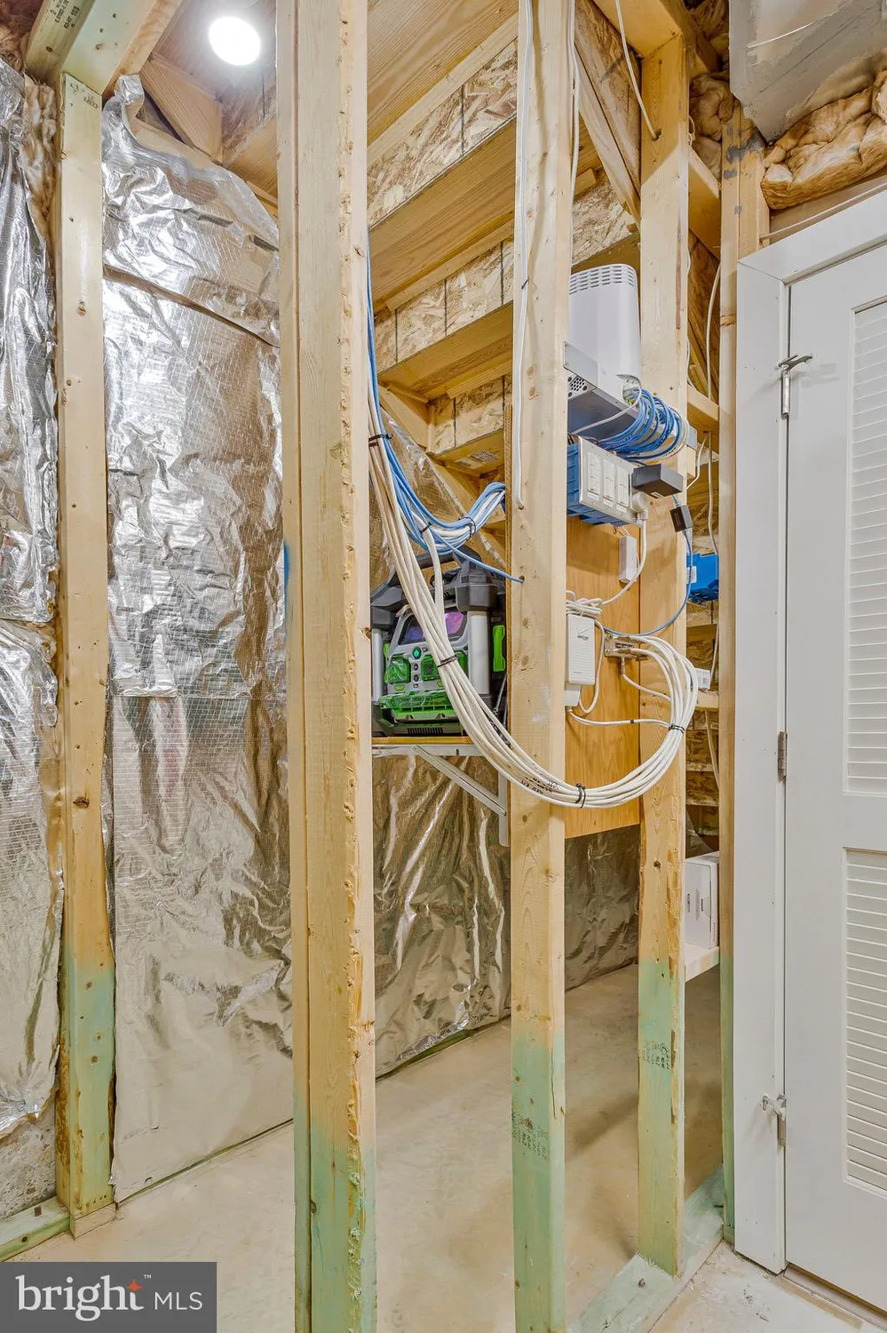 Property Slideshow image 33 of 54 | 9726 knowledge dr, Laurel, MD, 20723