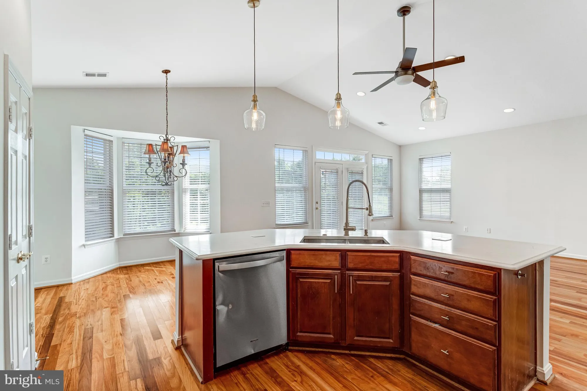 Property Slideshow image 9 of 45 | 16453 sparkling brook loop, Dumfries, VA, 22025