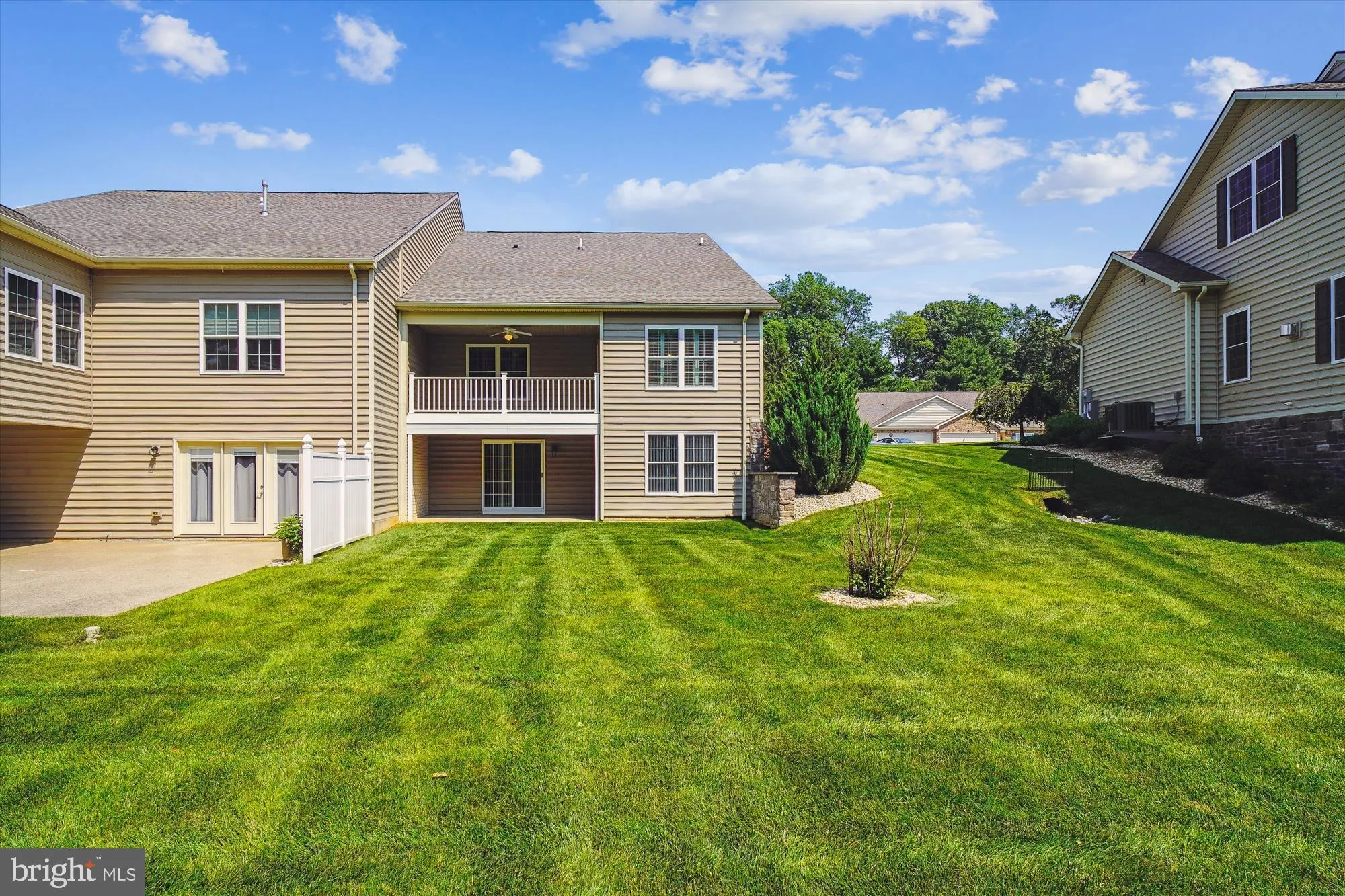 Property Slideshow image 4 of 49 | 9616 cobble stone ct, Hagerstown, MD, 21740