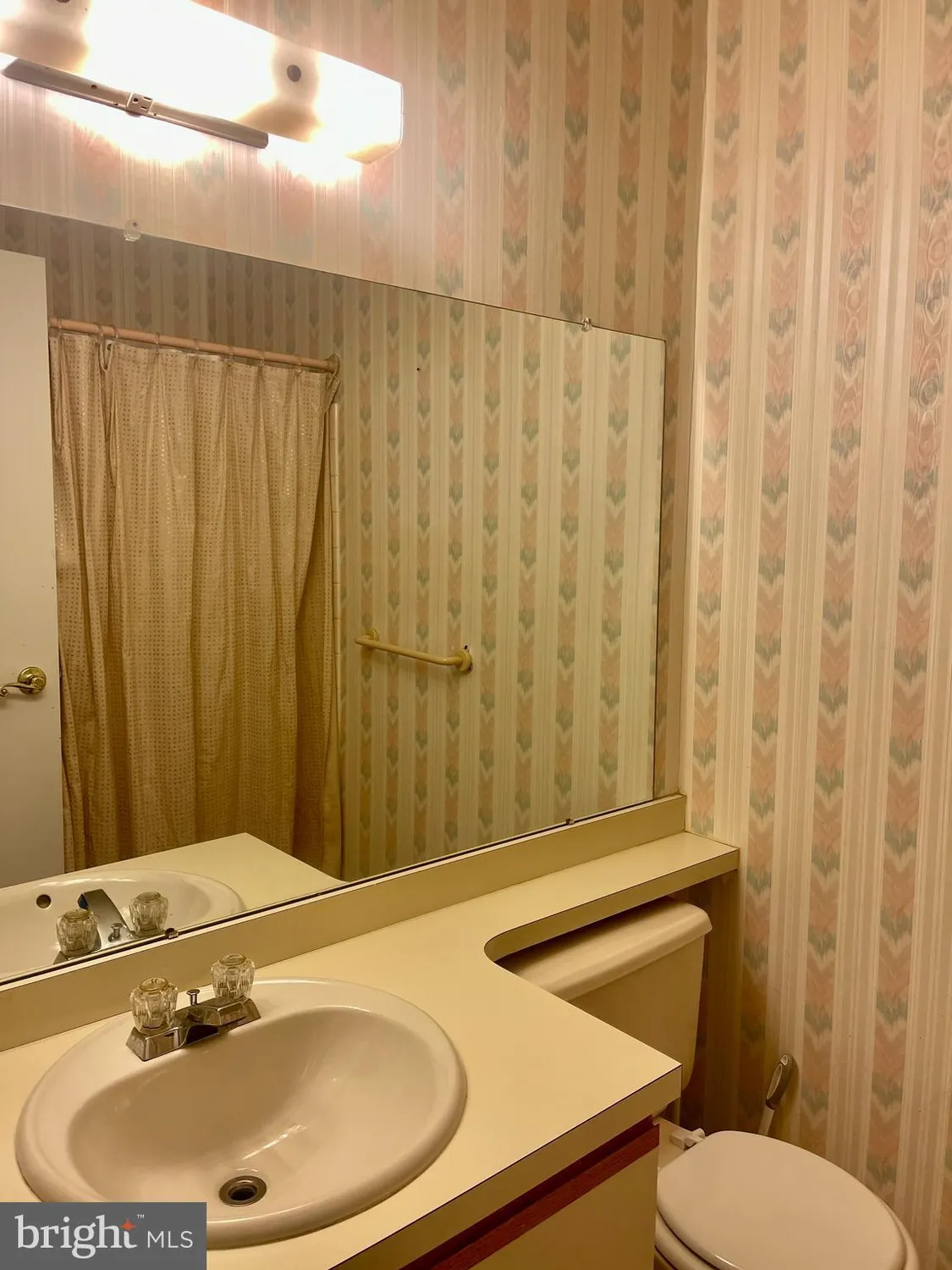 Property Slideshow image 21 of 49 | 60201 delaire landing rd # 201, Philadelphia, PA, 19114