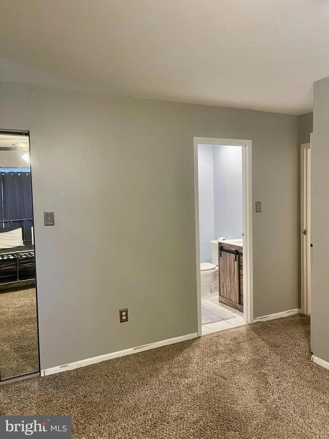 Property Slideshow image 24 of 49 | 60201 delaire landing rd # 201, Philadelphia, PA, 19114