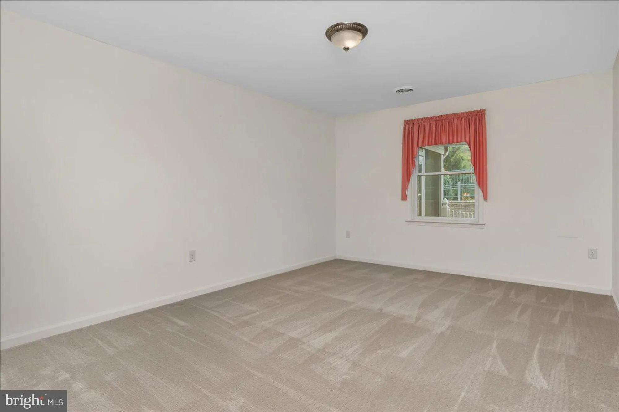 Property Slideshow image 24 of 51 | 13336 marquise dr, Hagerstown, MD, 21742