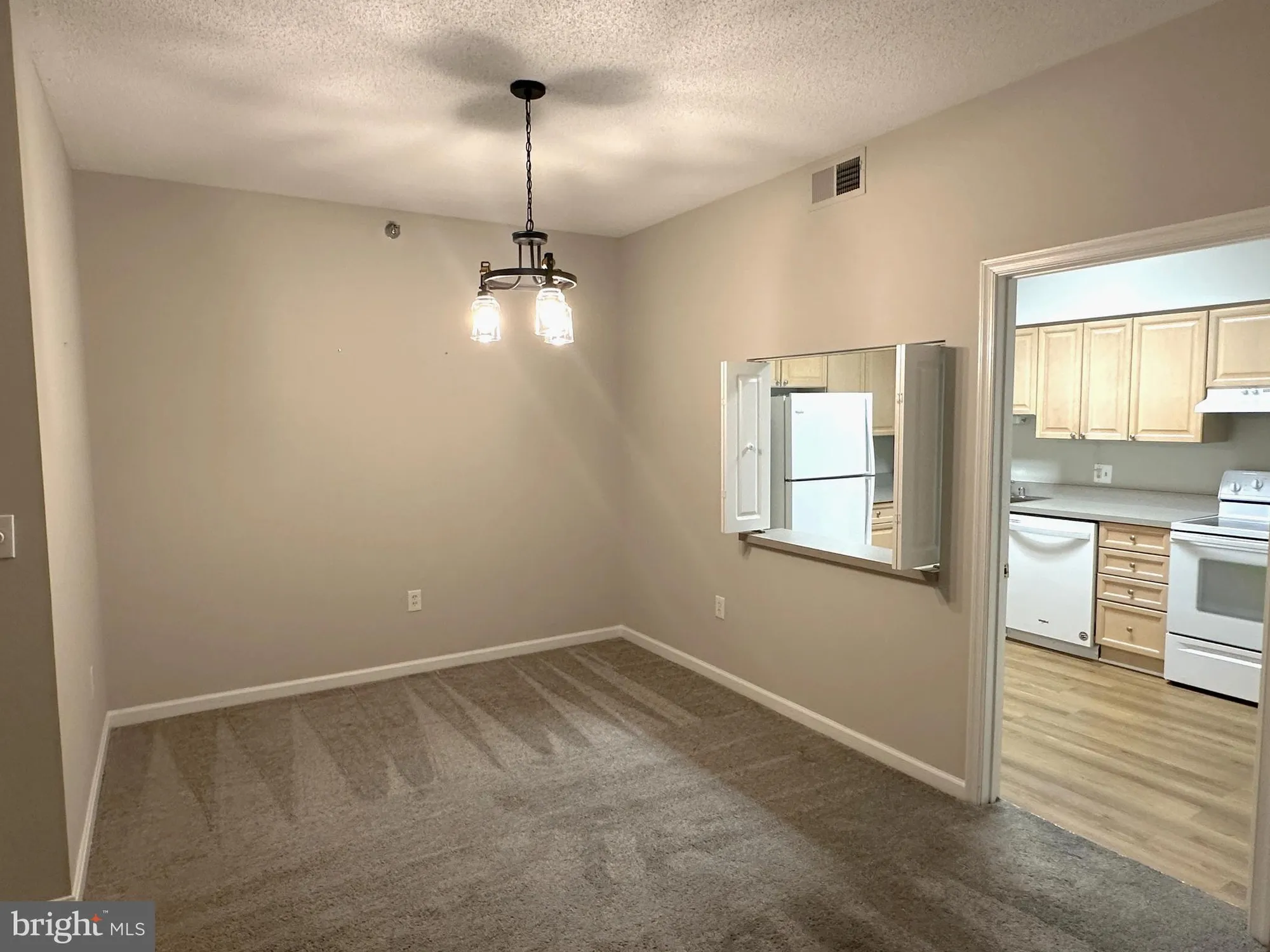 Property Slideshow image 14 of 45 | 2904 n leisure world blvd 211, Silver Spring, MD, 20906