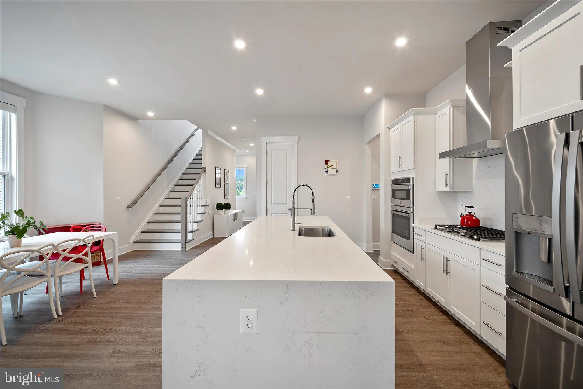 Property Slideshow image 9 of 60 | 43441 bettys farm dr, Chantilly, VA, 20152