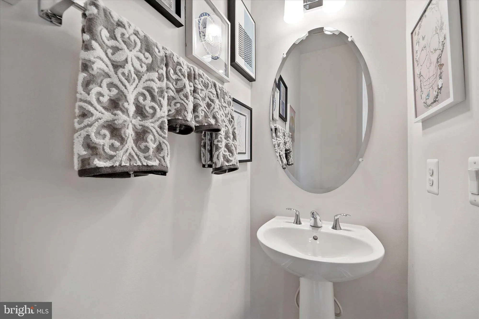 Property Slideshow image 15 of 60 | 43441 bettys farm dr, Chantilly, VA, 20152