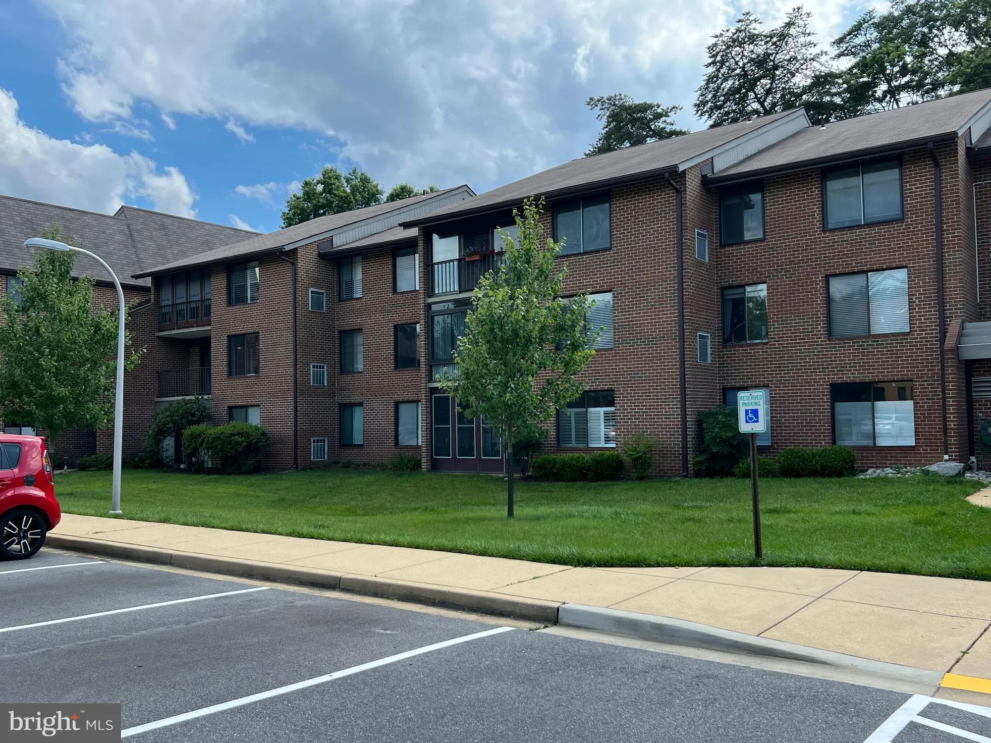 Property Slideshow image 1 of 44 | 15300 beaverbrook ct 88-2b, Silver Spring, MD, 20906