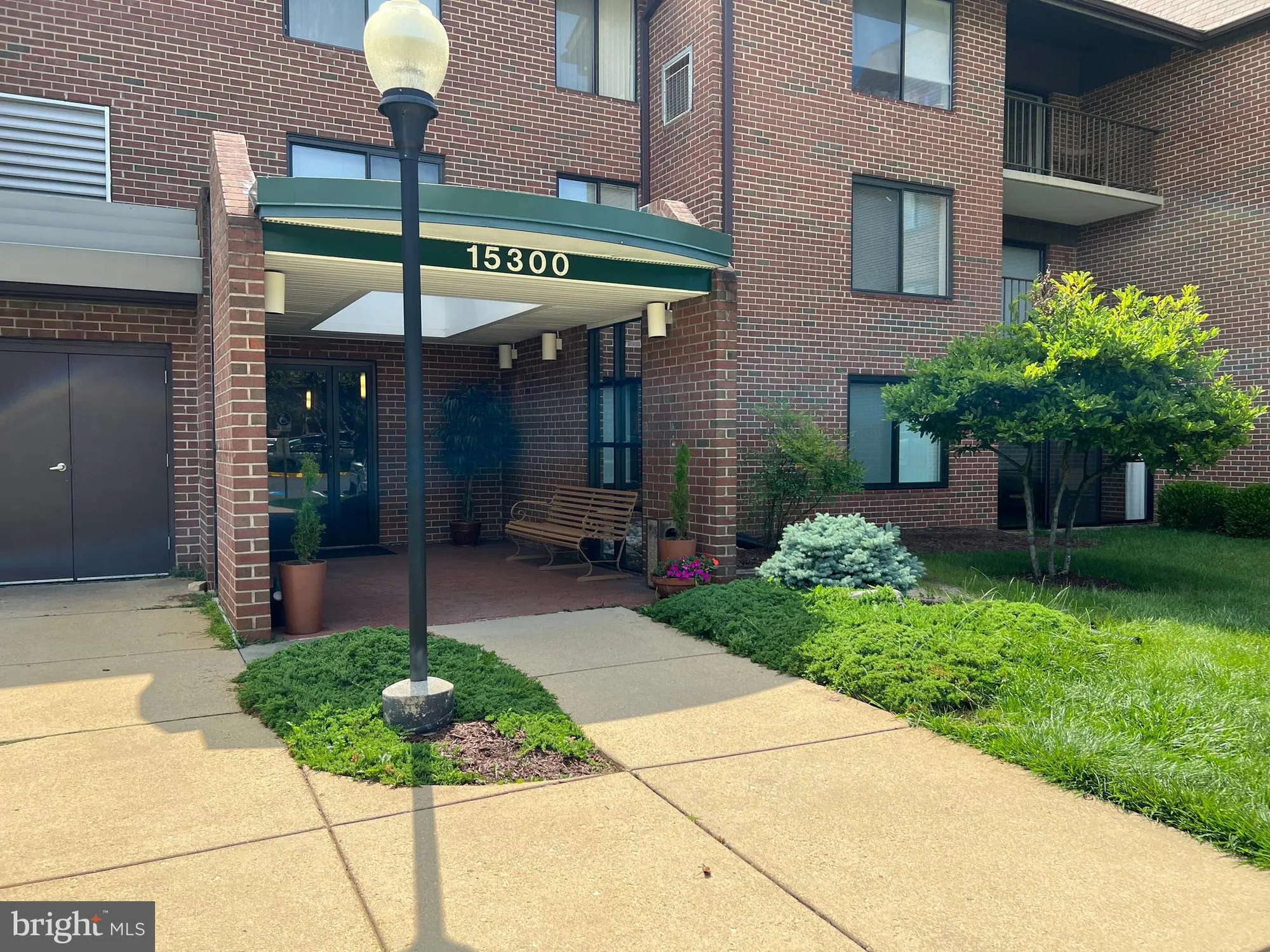 Property Slideshow image 2 of 44 | 15300 beaverbrook ct 88-2b, Silver Spring, MD, 20906