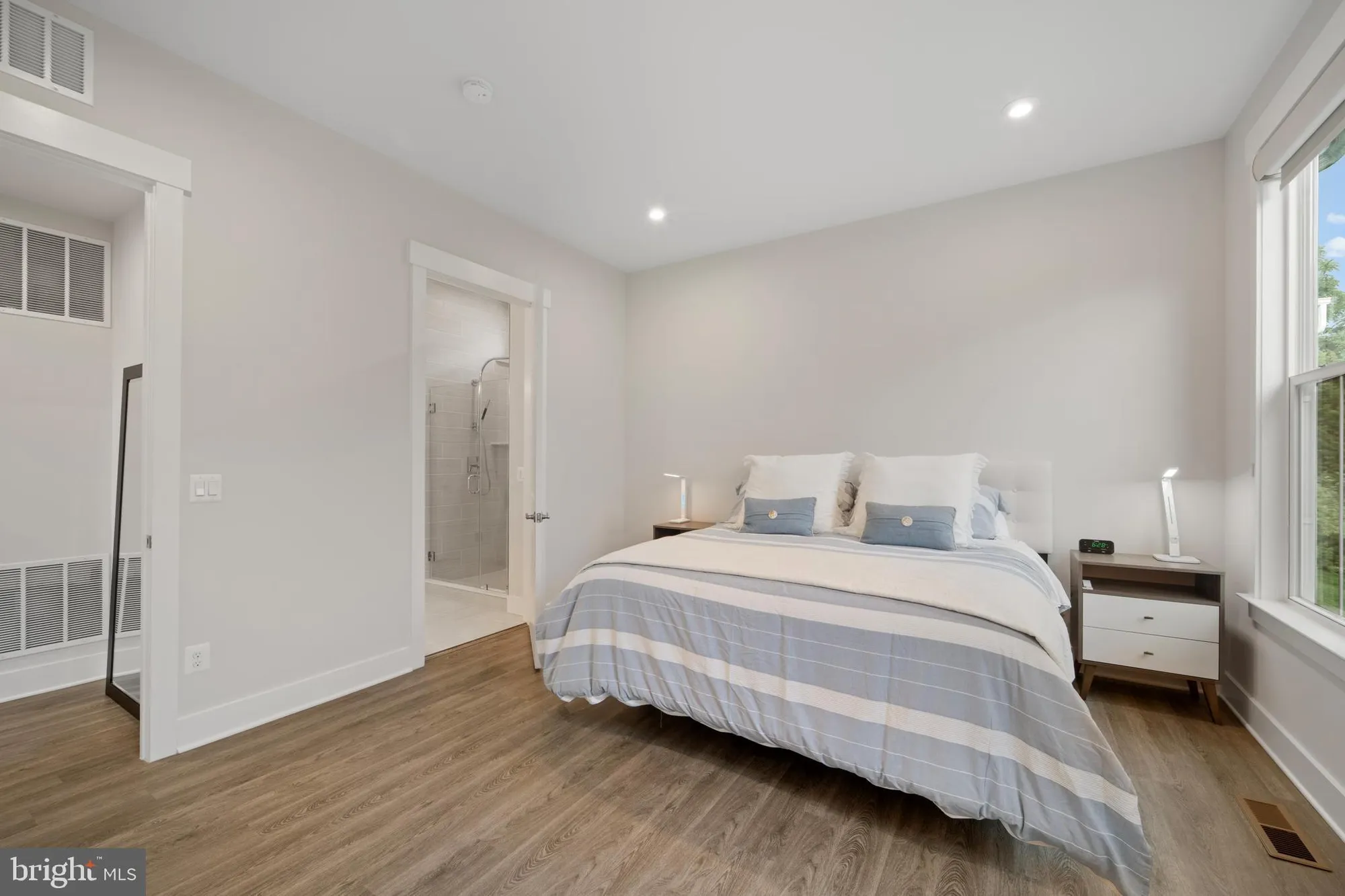 Property Slideshow image 18 of 60 | 43441 bettys farm dr, Chantilly, VA, 20152