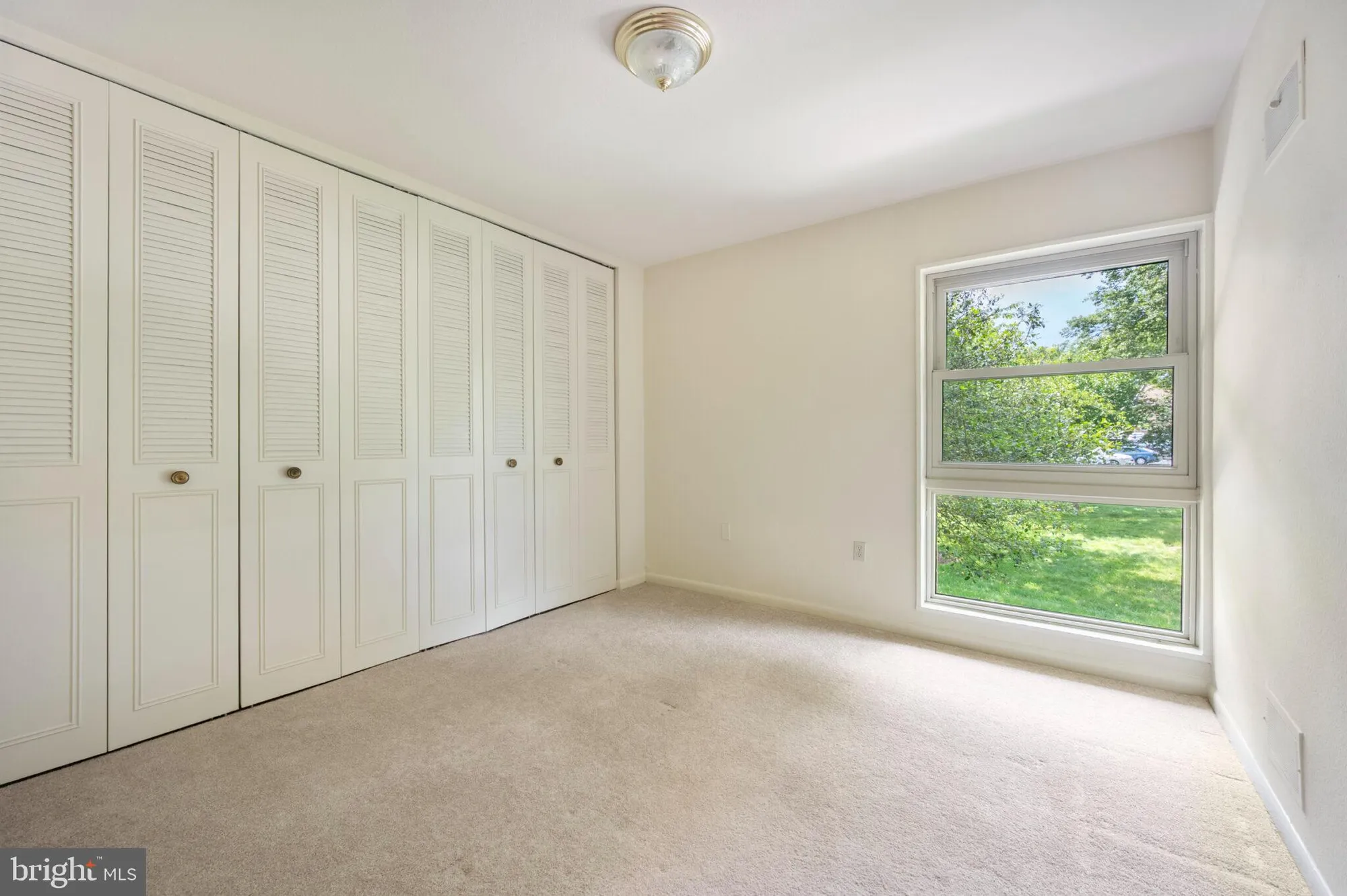 Property Slideshow image 17 of 32 | 3360 gleneagles dr 71-2b, Silver Spring, MD, 20906