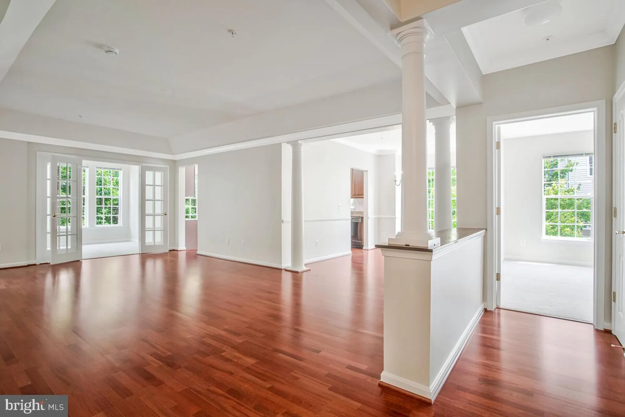 Property Slideshow image 8 of 62 | 7305 maplecrest rd 206, Elkridge, MD, 21075