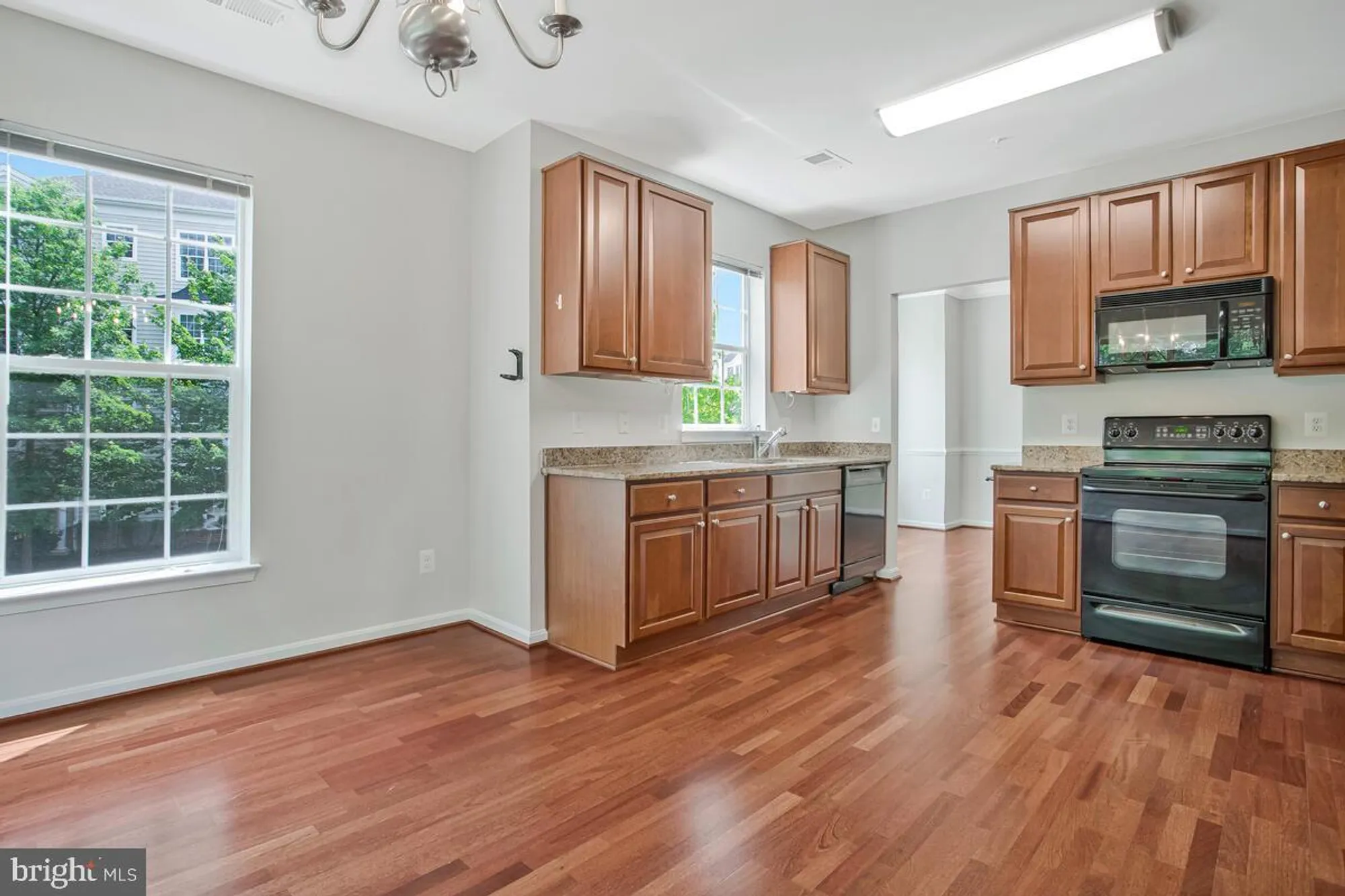 Property Slideshow image 16 of 62 | 7305 maplecrest rd 206, Elkridge, MD, 21075