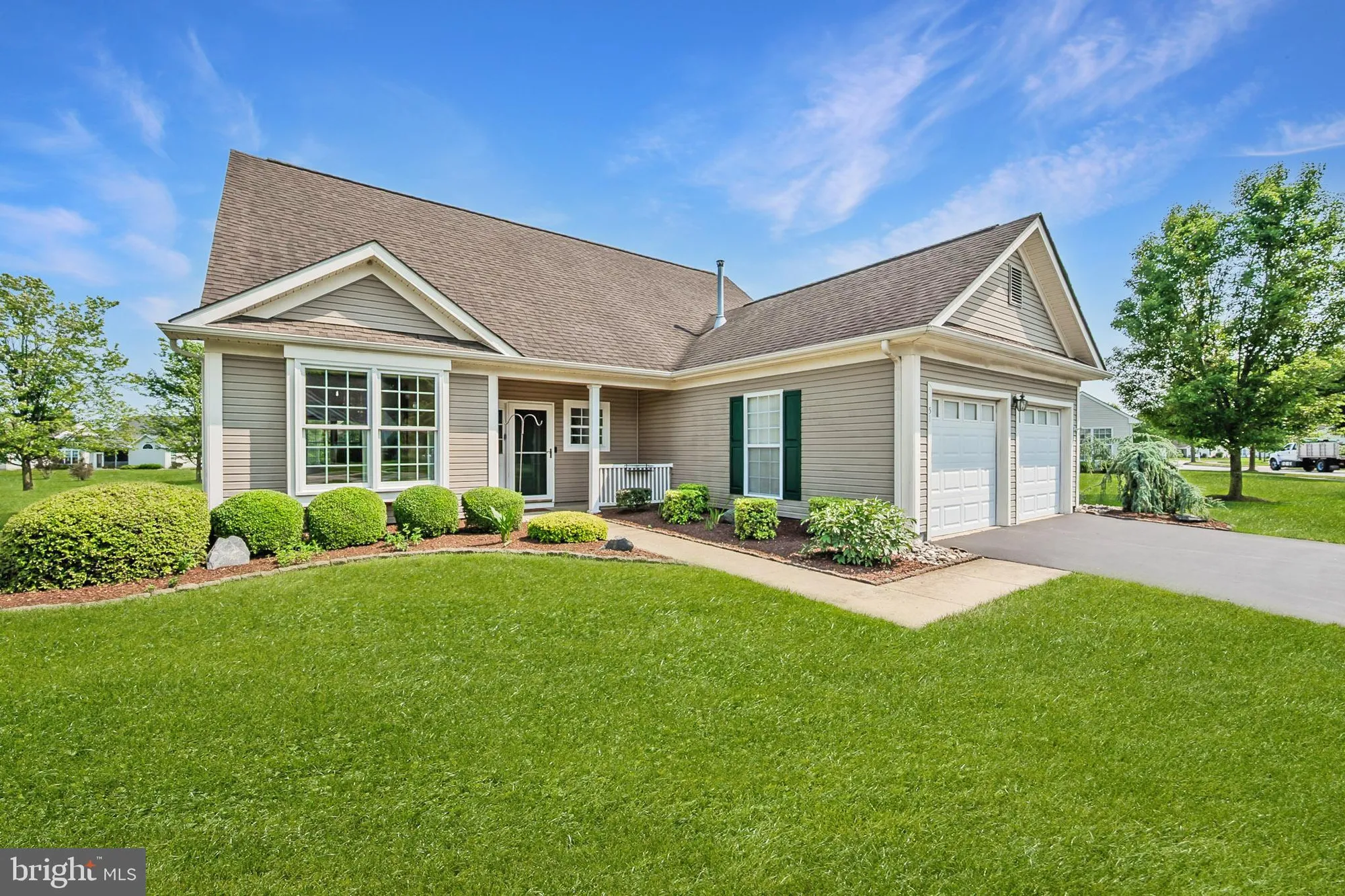 Property Slideshow image 1 of 22 | 51 springmill dr, Middletown, DE, 19709