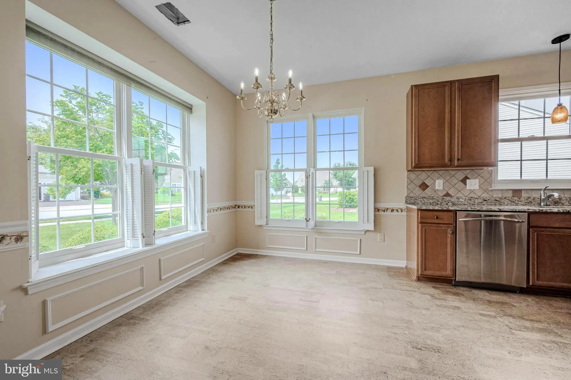 Property Slideshow image 4 of 22 | 51 springmill dr, Middletown, DE, 19709