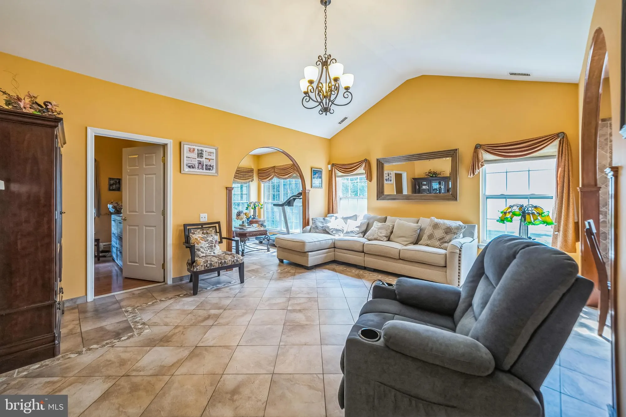Property Slideshow image 12 of 39 | 15 kresson ct, Berlin, NJ, 08009